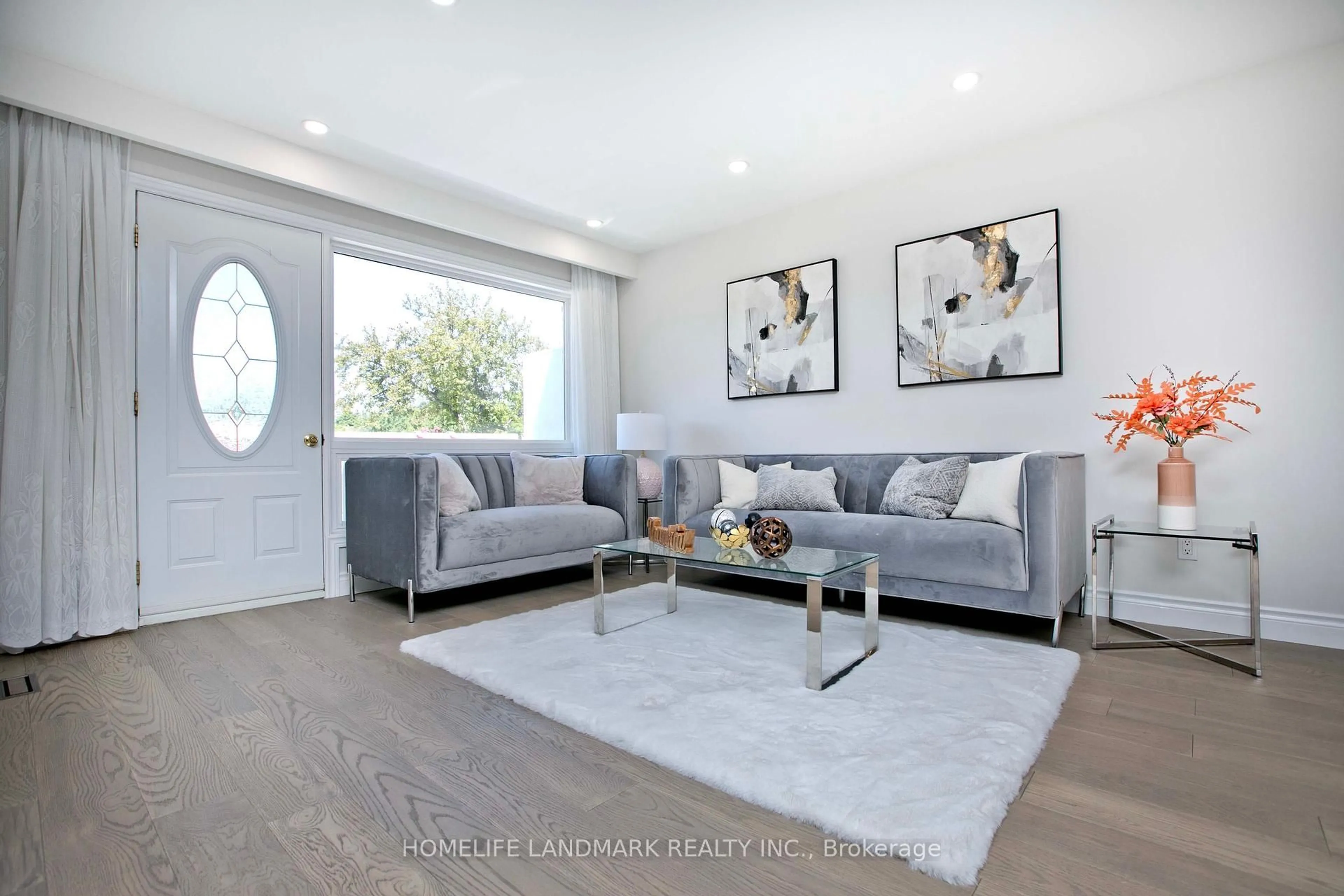 Living room with furniture, unknown for 39 La Peer Blvd, Toronto Ontario M1W 2H3