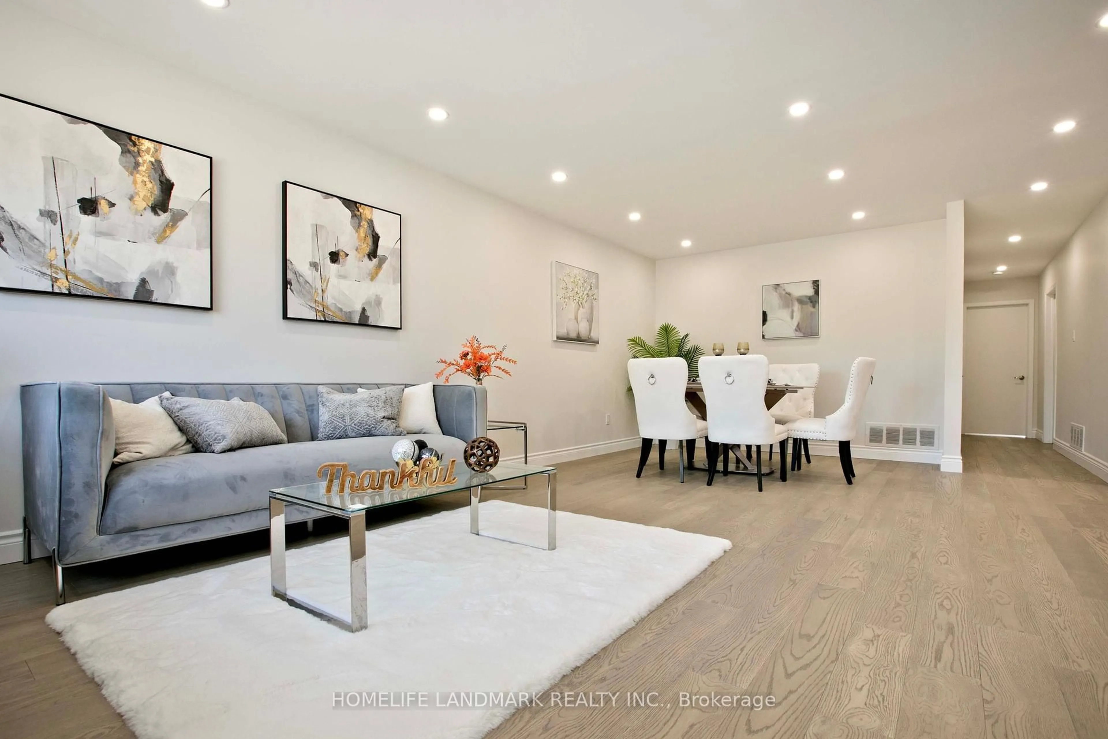 Living room with furniture, unknown for 39 La Peer Blvd, Toronto Ontario M1W 2H3