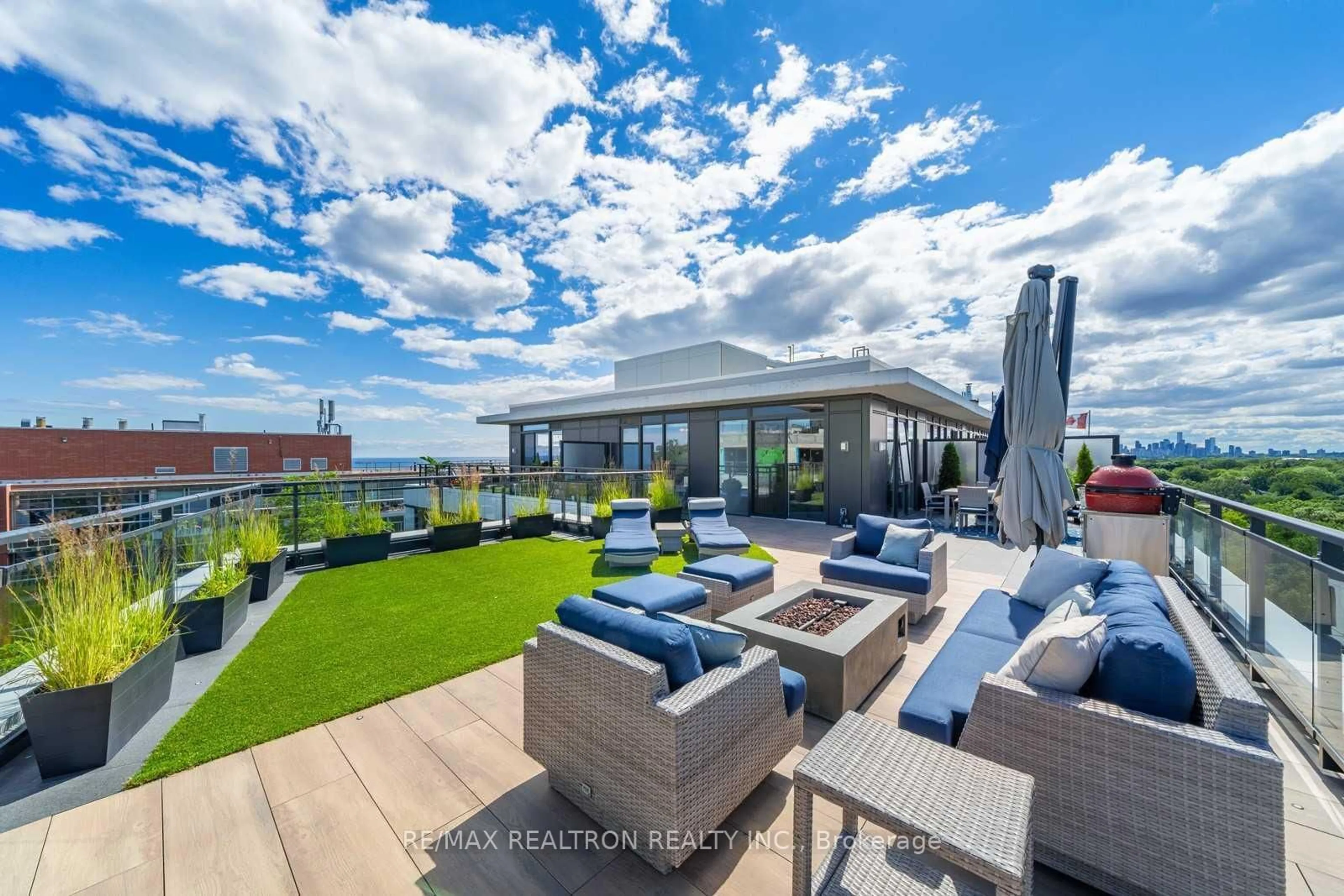 Patio, water/lake/river/ocean view for 630 Kingston Rd #Ph602, Toronto Ontario M4E 1P9