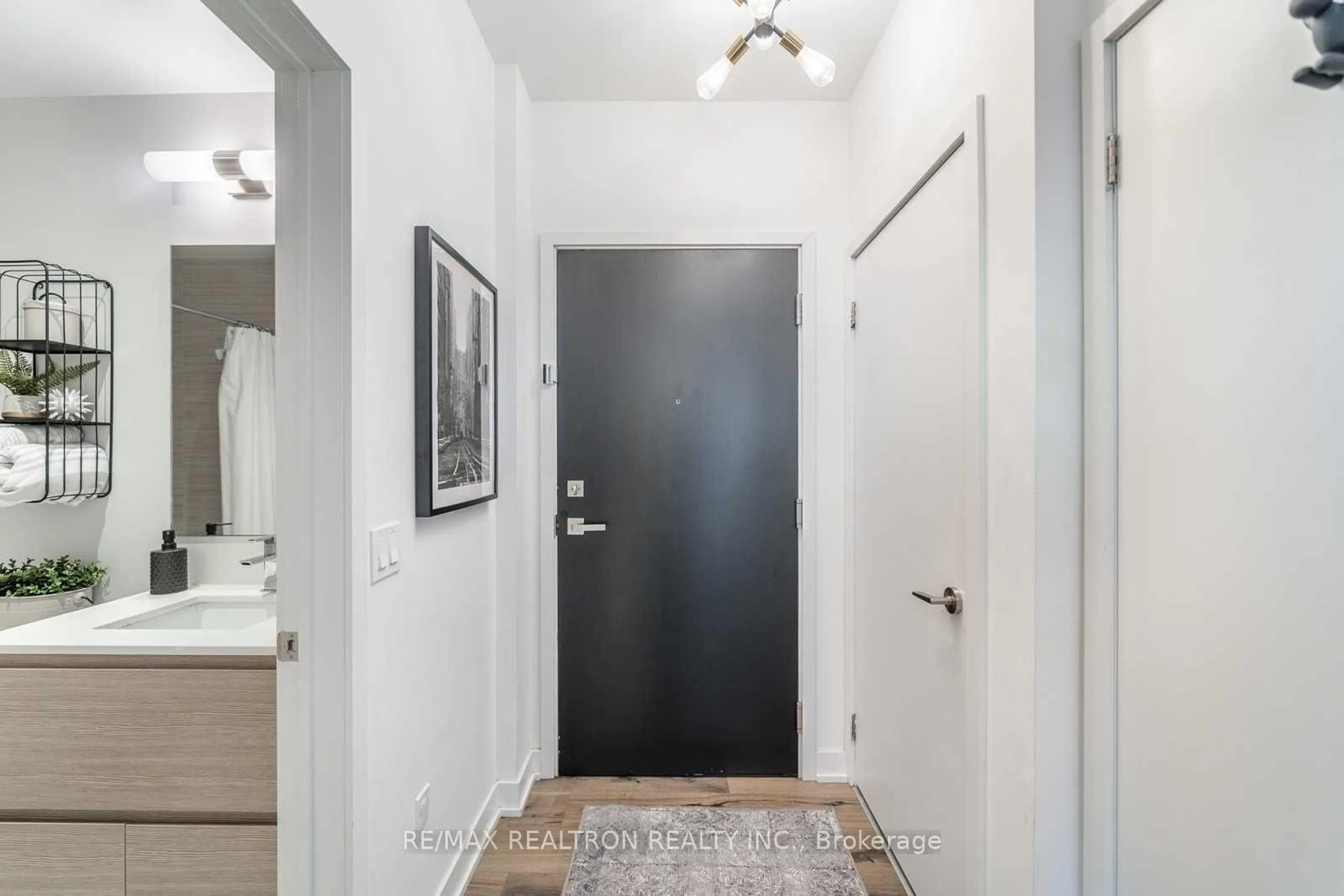 Indoor entryway for 630 Kingston Rd #Ph602, Toronto Ontario M4E 1P9