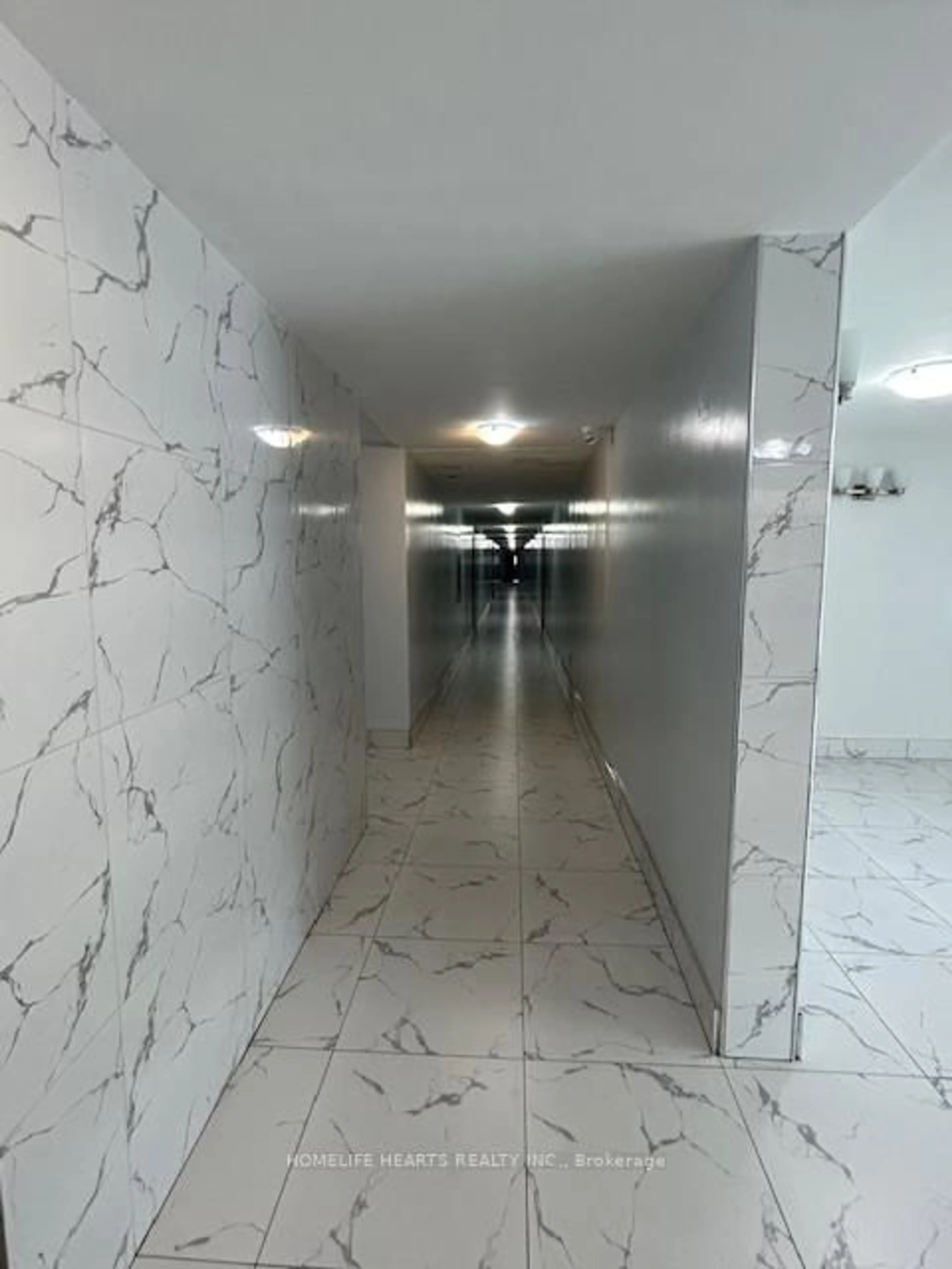 Indoor foyer for 100 Dundalk Dr #708, Toronto Ontario M1P 4V2