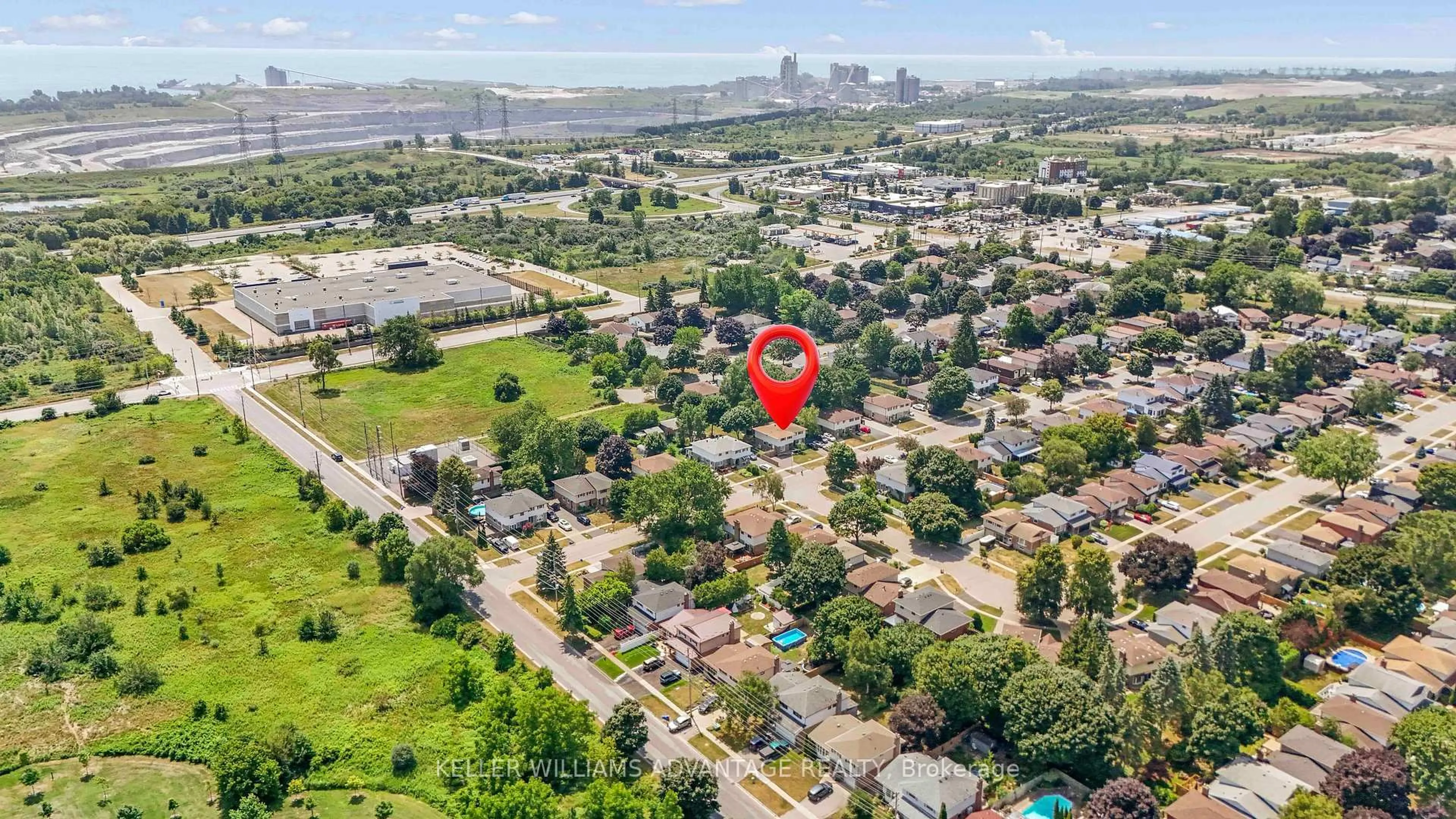 A pic from outside/outdoor area/front of a property/back of a property/a pic from drone, city buildings view from balcony for 17 Loscombe Dr, Clarington Ontario L1C 3S8