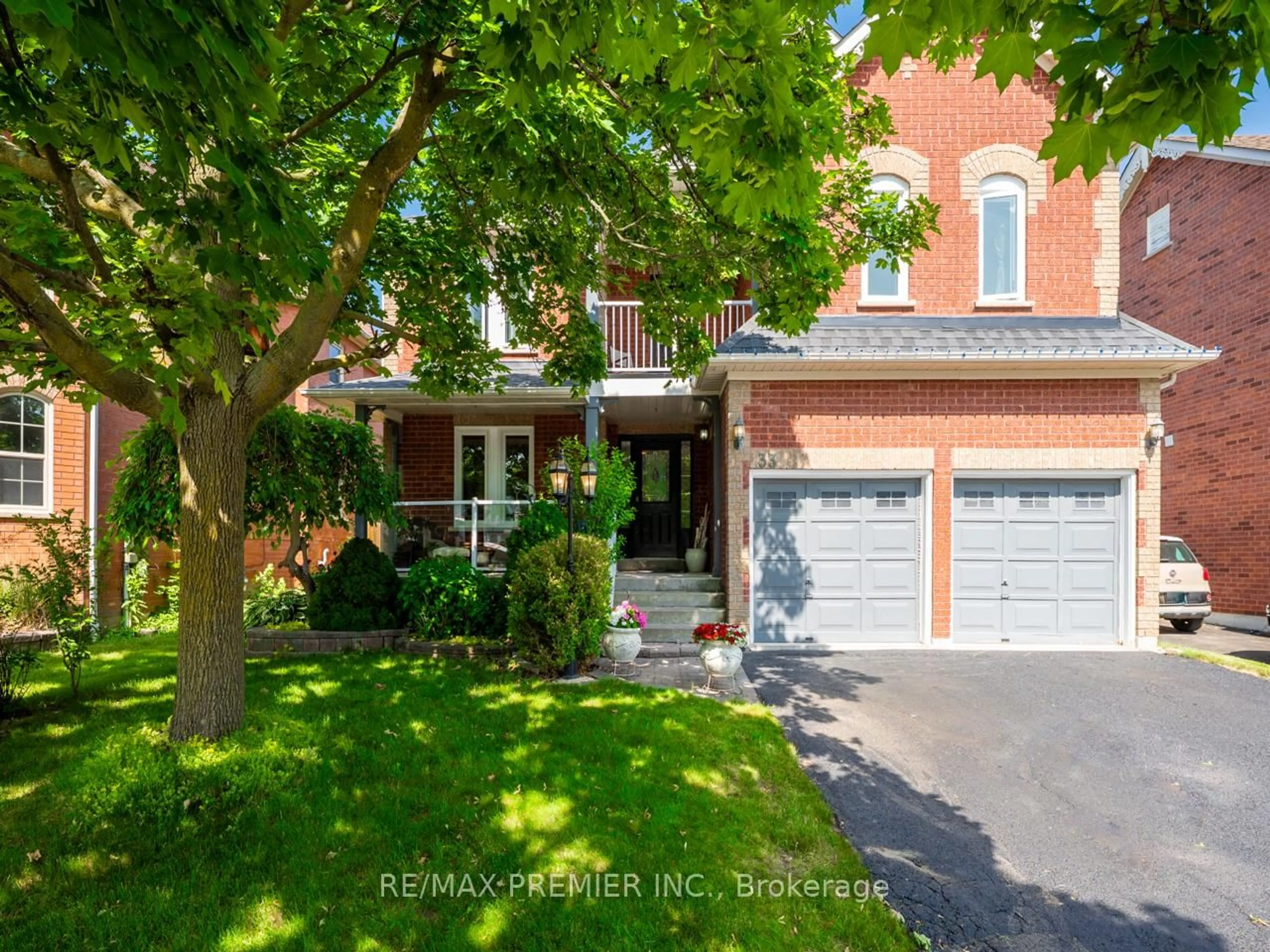 Home with brick exterior material, street for 33 Watford St, Whitby Ontario L1M 1E6