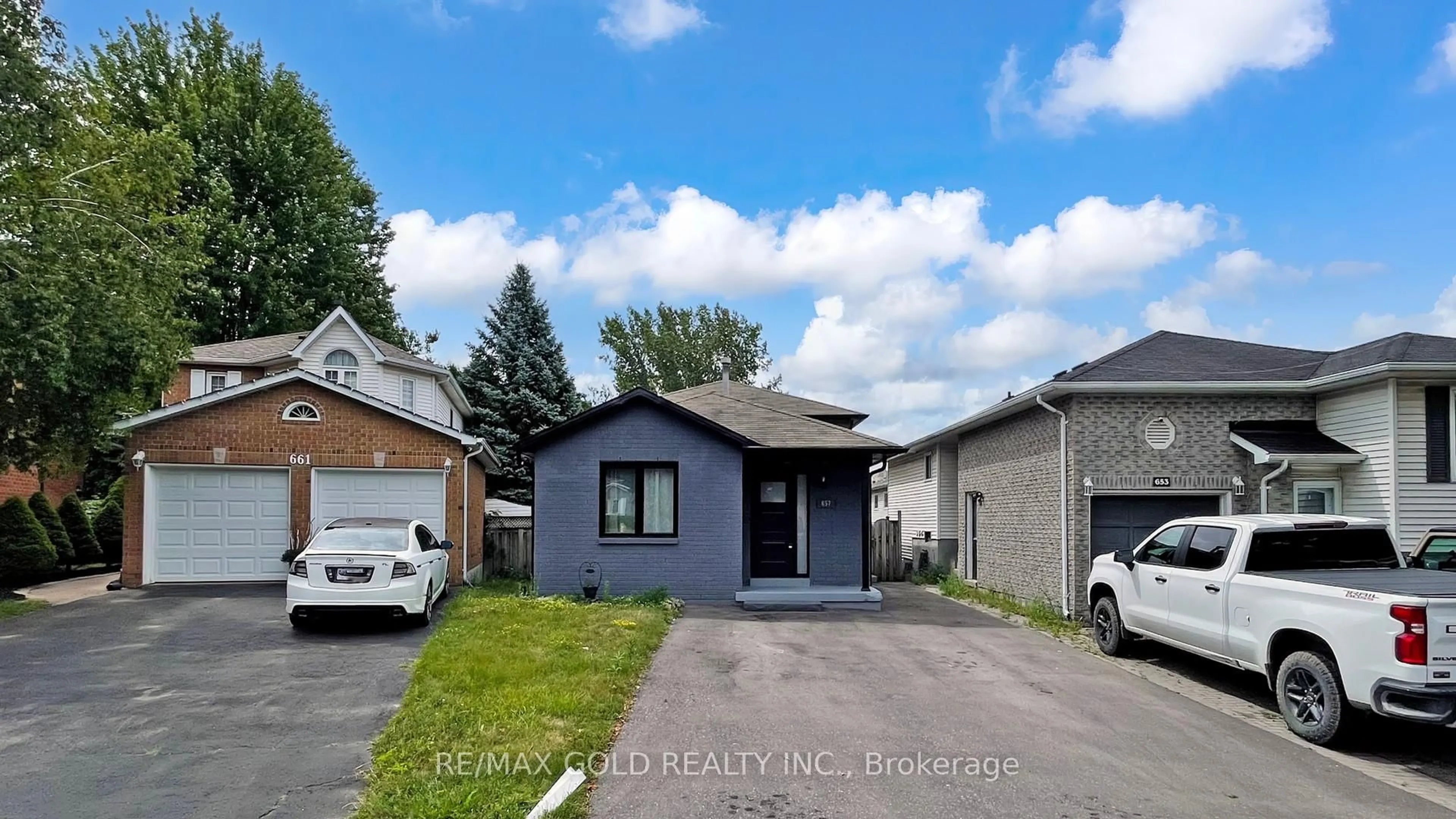 Unknown for 657 Idylwood Crt, Oshawa Ontario L1K 2G7