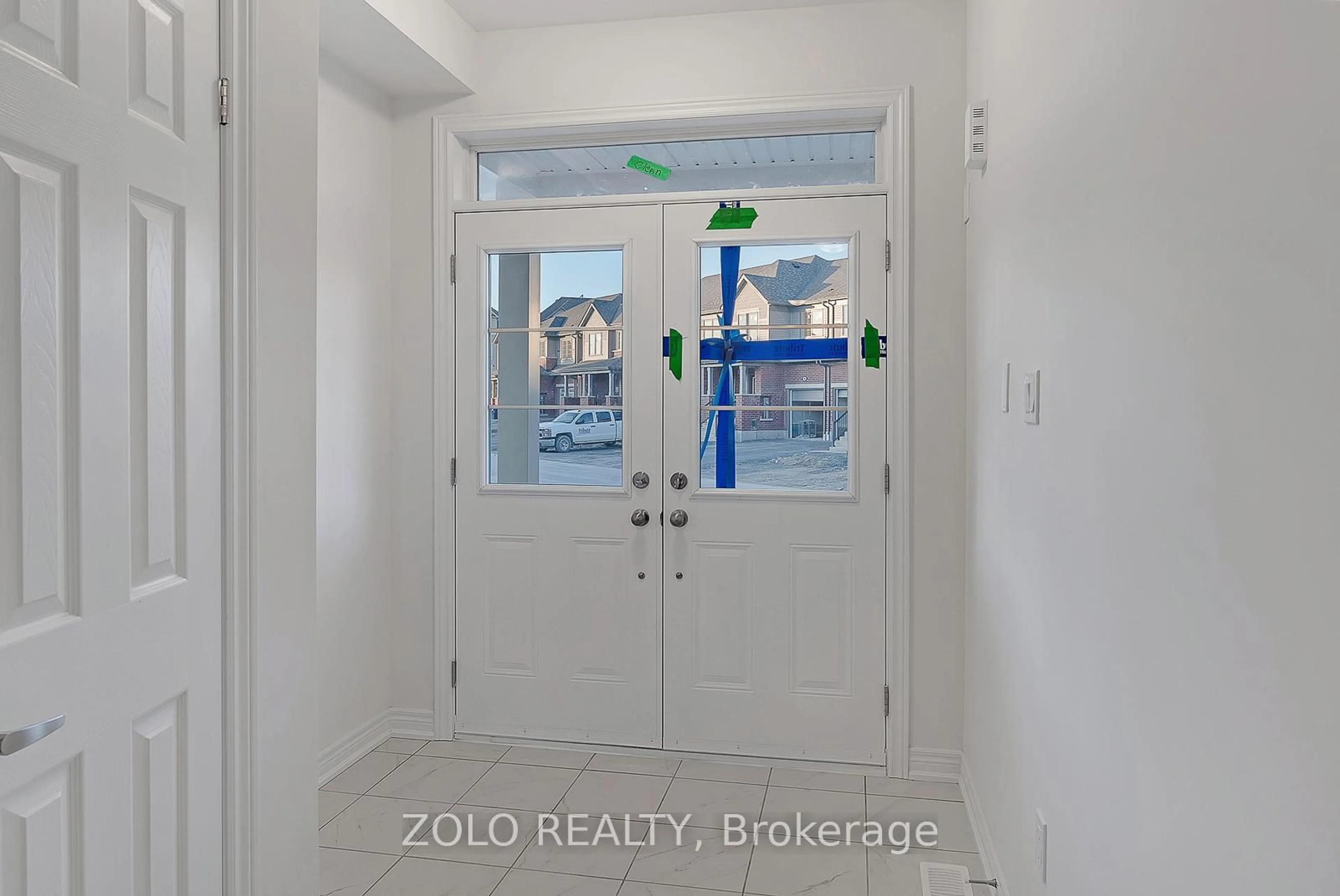 Indoor entryway for 79 Bayardo Dr, Oshawa Ontario L1L 0V2