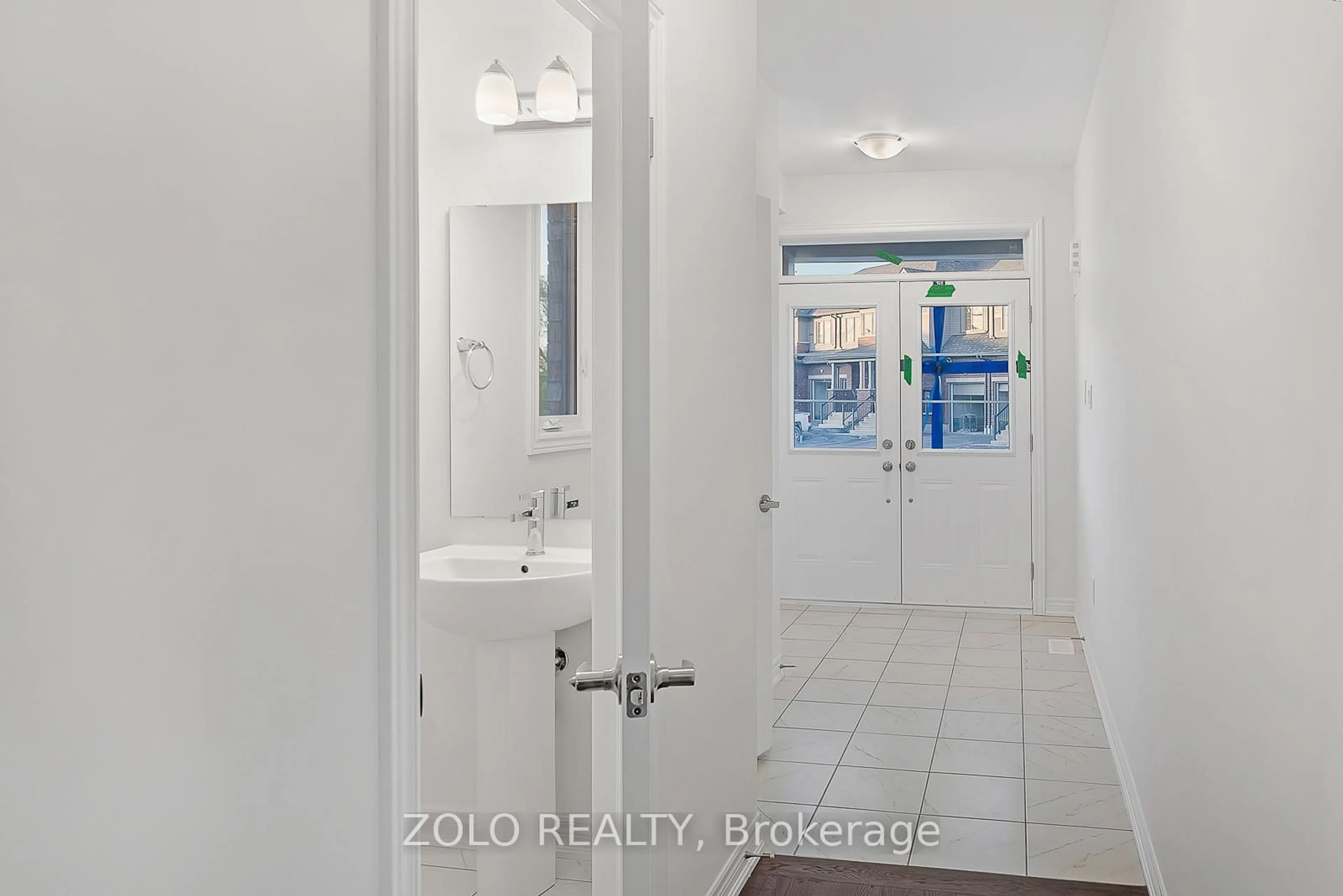 Indoor entryway for 79 Bayardo Dr, Oshawa Ontario L1L 0V2