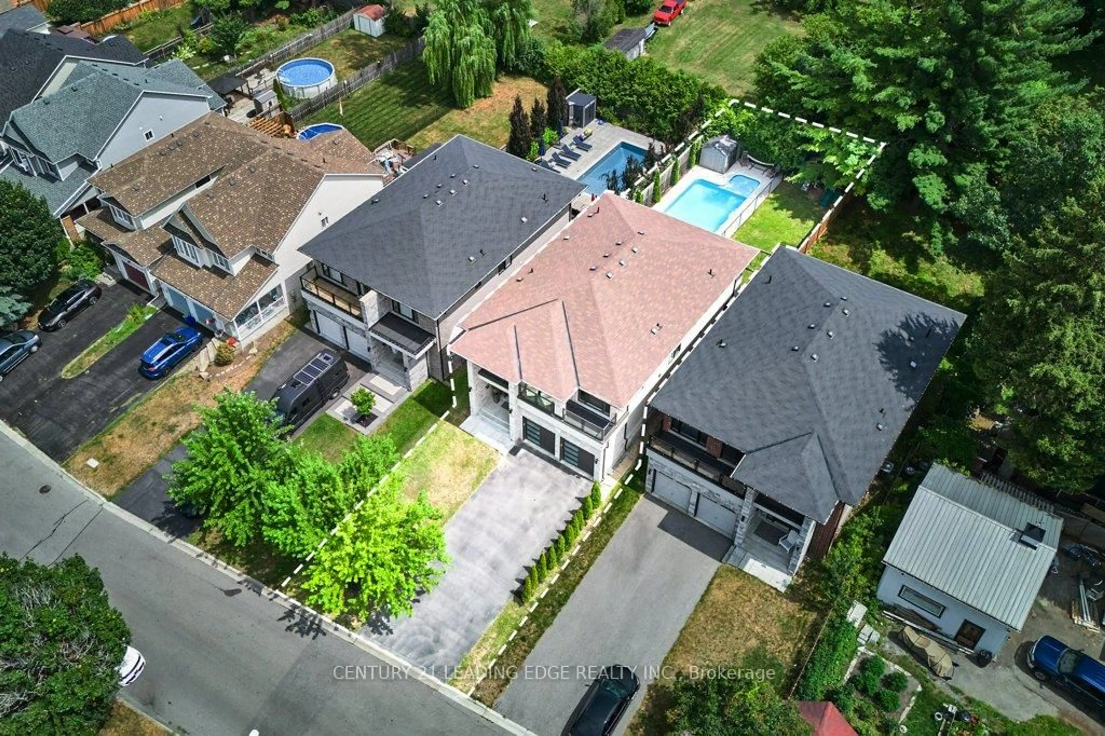 A pic from outside/outdoor area/front of a property/back of a property/a pic from drone, street for 4 Mann St, Clarington Ontario L1C 2H5