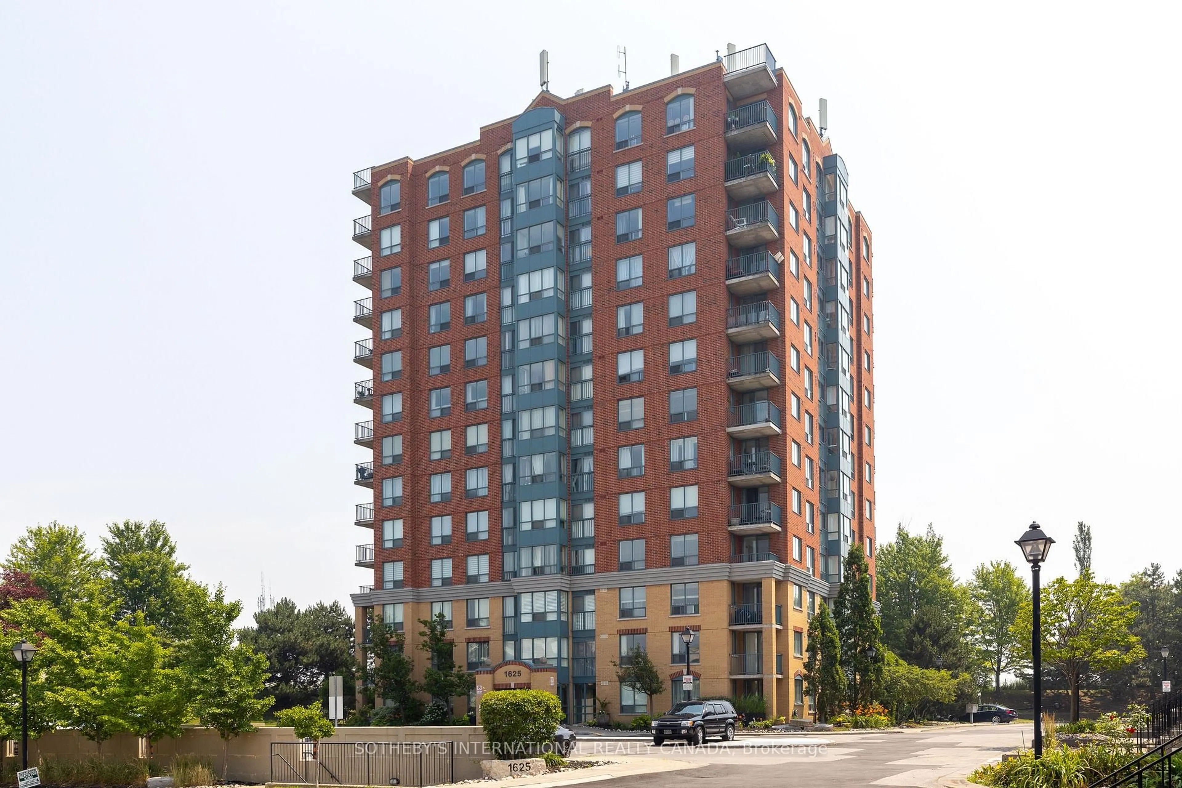 Home with brick exterior material, building for 1625 Pickering Pkwy #501, Pickering Ontario L1V 6Z6