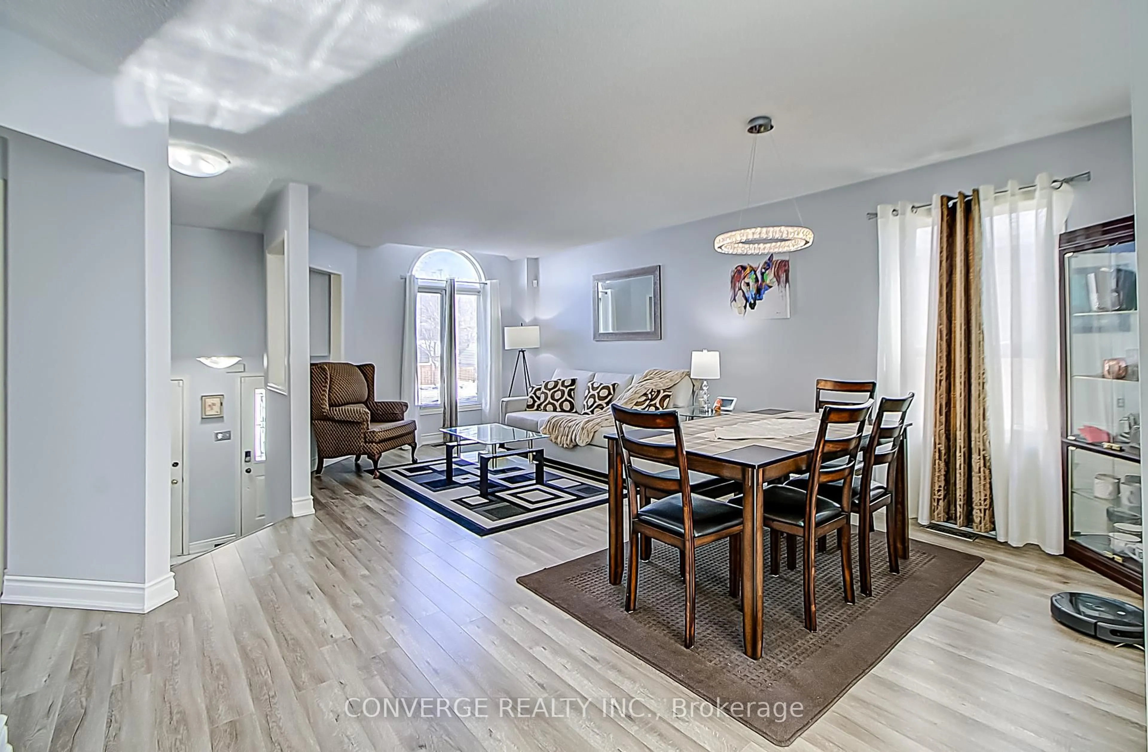 Unknown for 425 Elmwood Crt, Oshawa Ontario L1G 7X8