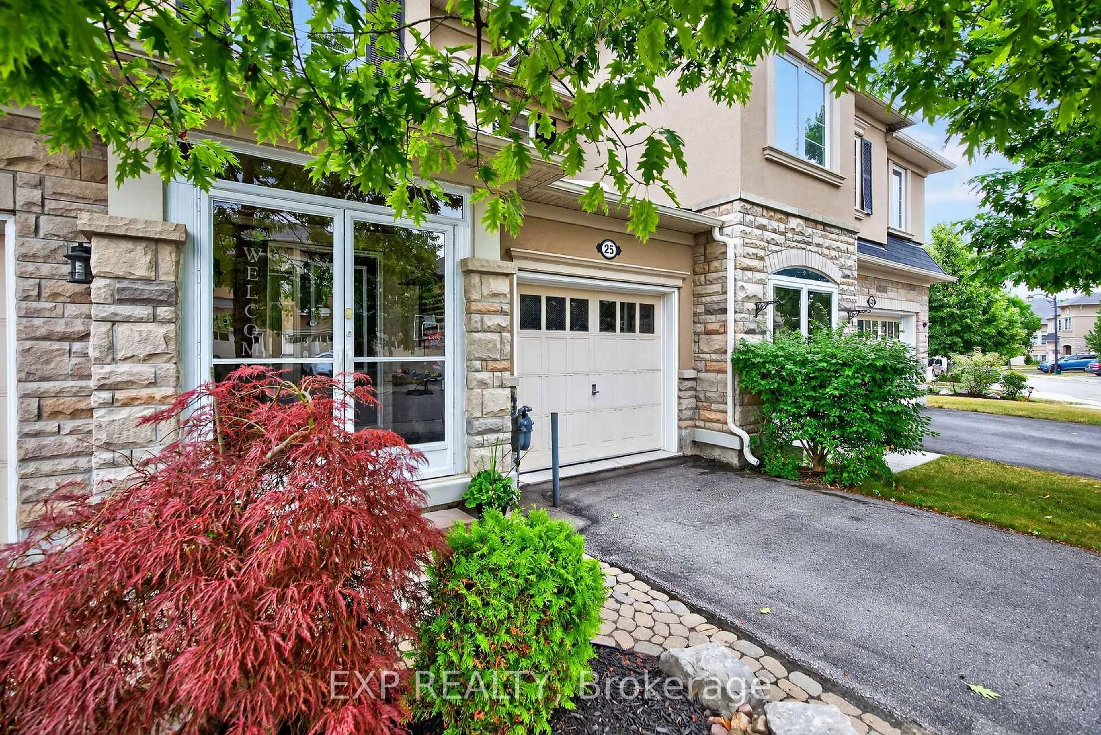 Indoor entryway for 25 Portwine Dr, Toronto Ontario M1C 0C8