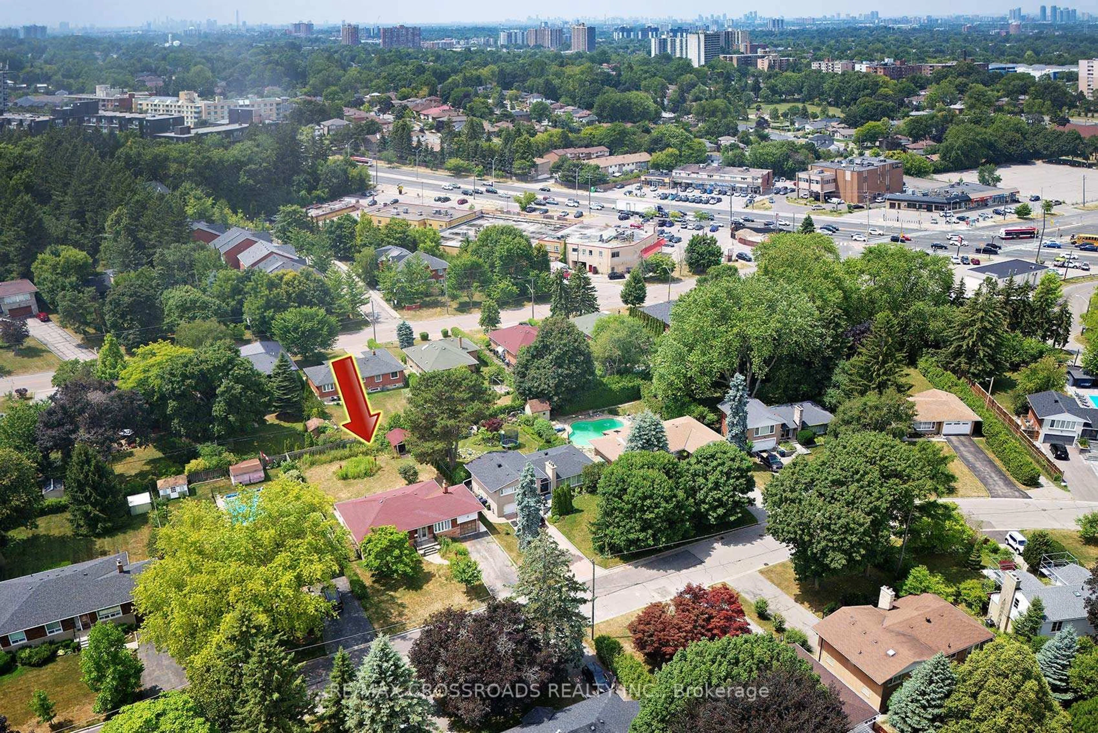 A pic from outside/outdoor area/front of a property/back of a property/a pic from drone, city buildings view from balcony for 14 Shirley Cres, Toronto Ontario M1M 1L1