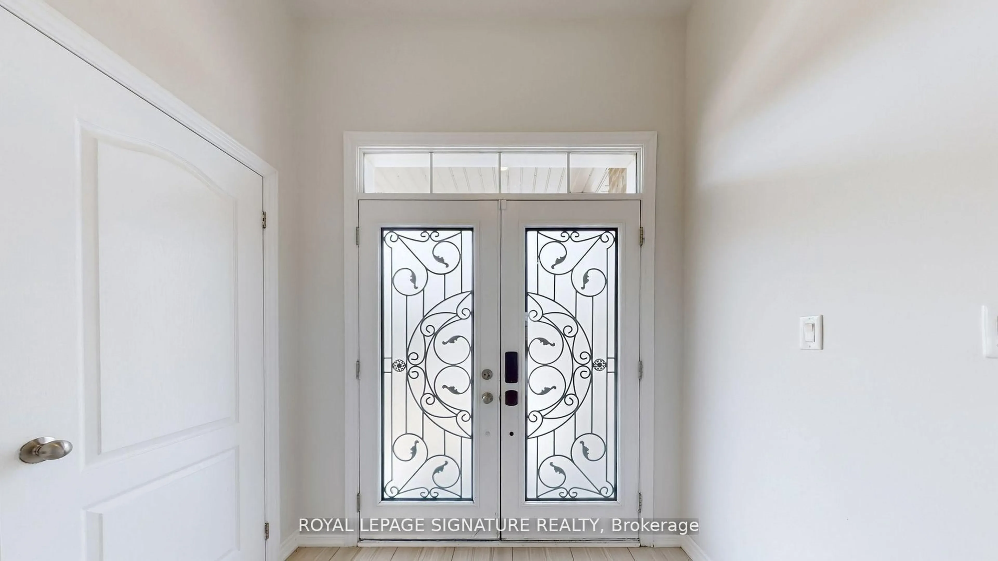 Indoor entryway for 62 Moses Cres, Clarington Ontario L1C 0T8