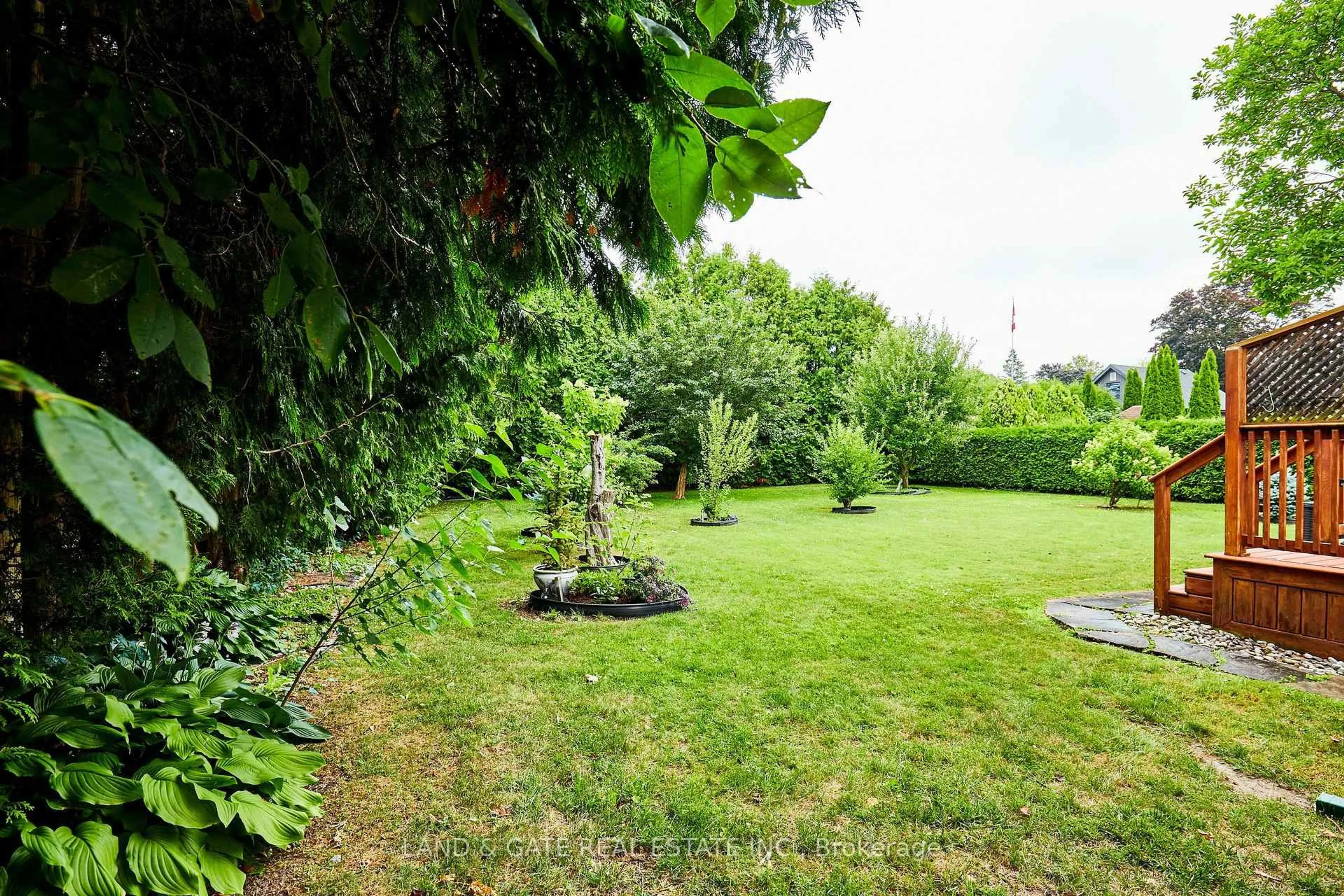 Patio, forest/trees view for 854 Regent Dr, Oshawa Ontario L1G 1J1