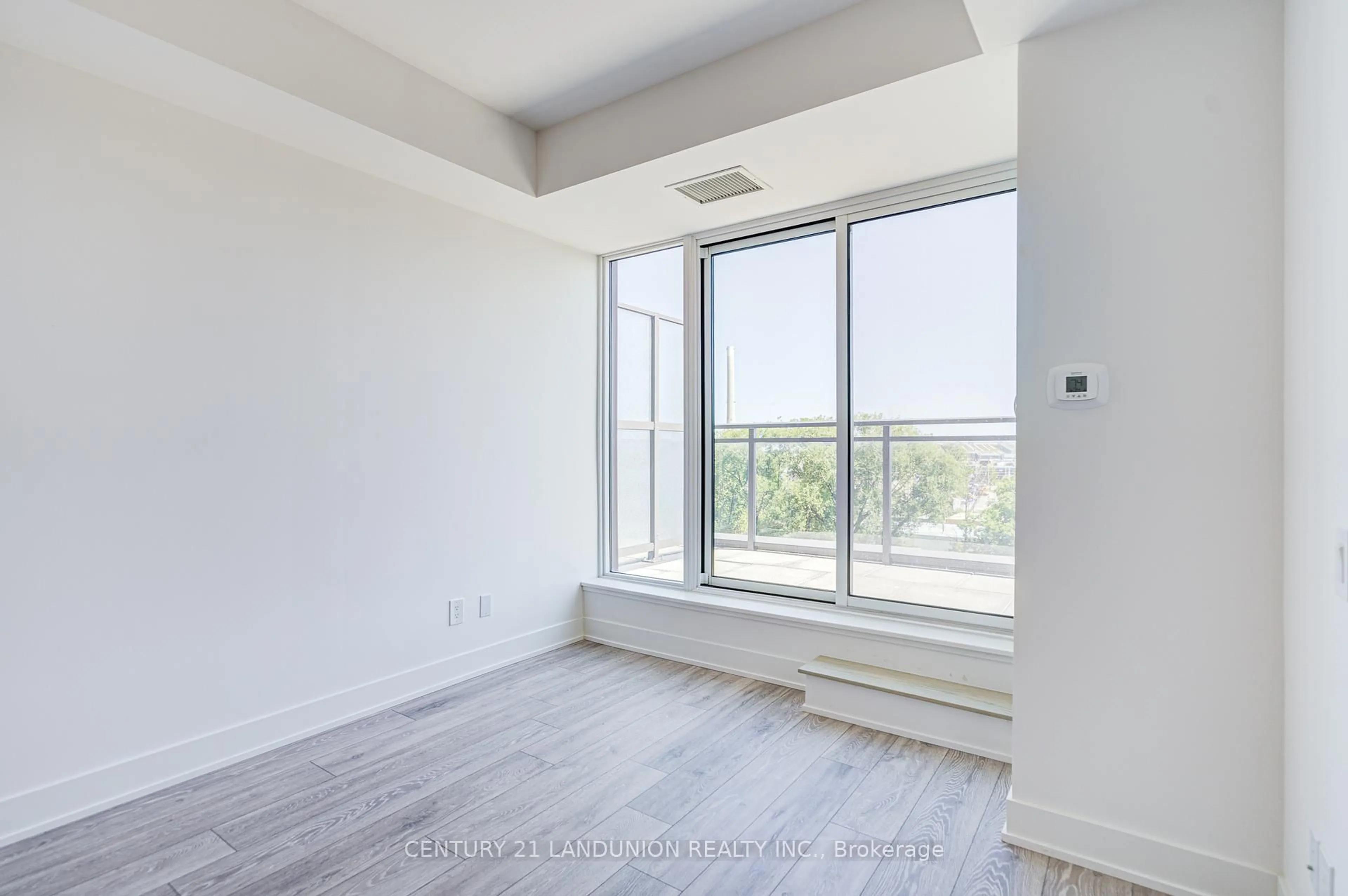 A pic of a room for 1285 Queen St #512, Toronto Ontario M4L 1C2