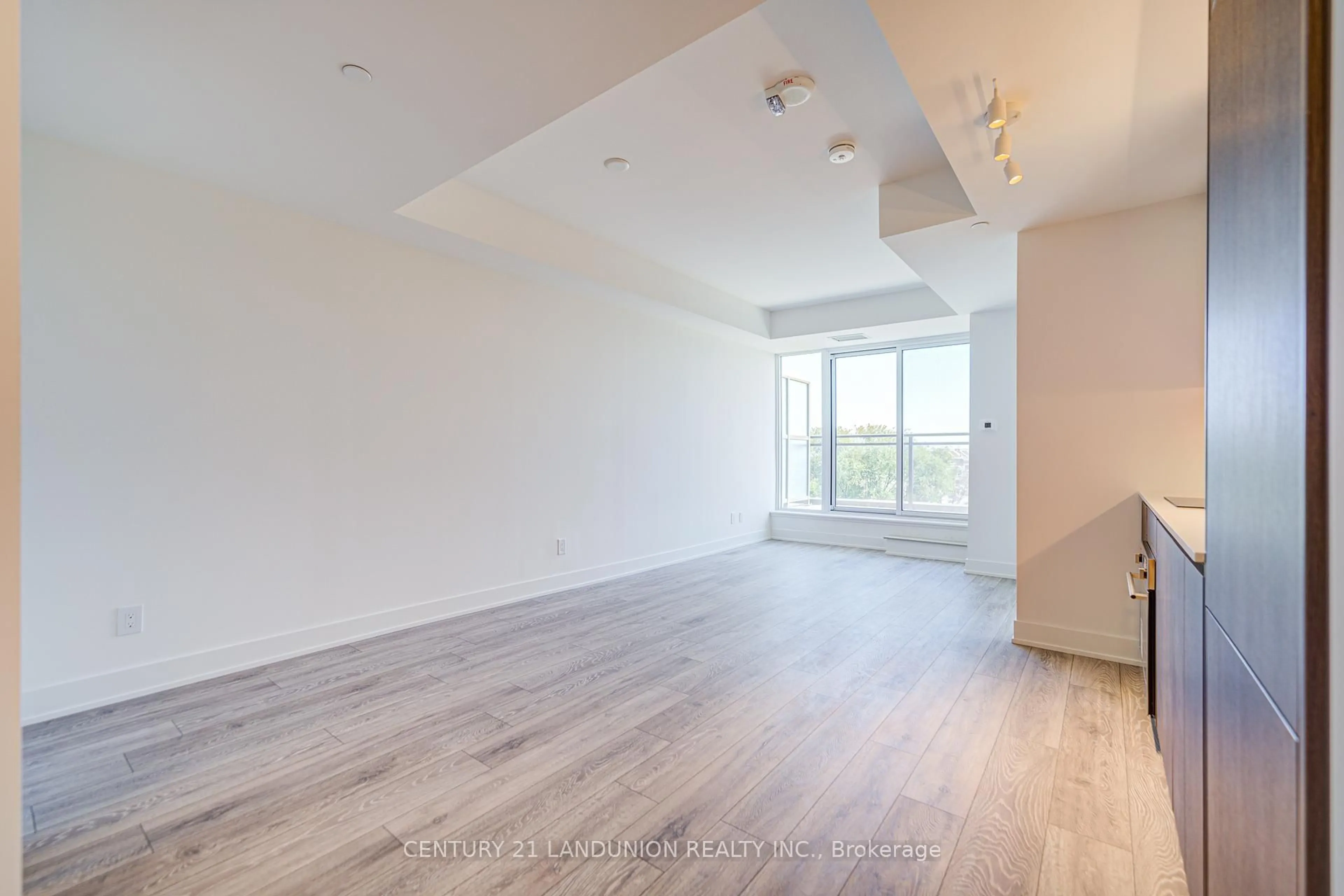 A pic of a room for 1285 Queen St #512, Toronto Ontario M4L 1C2
