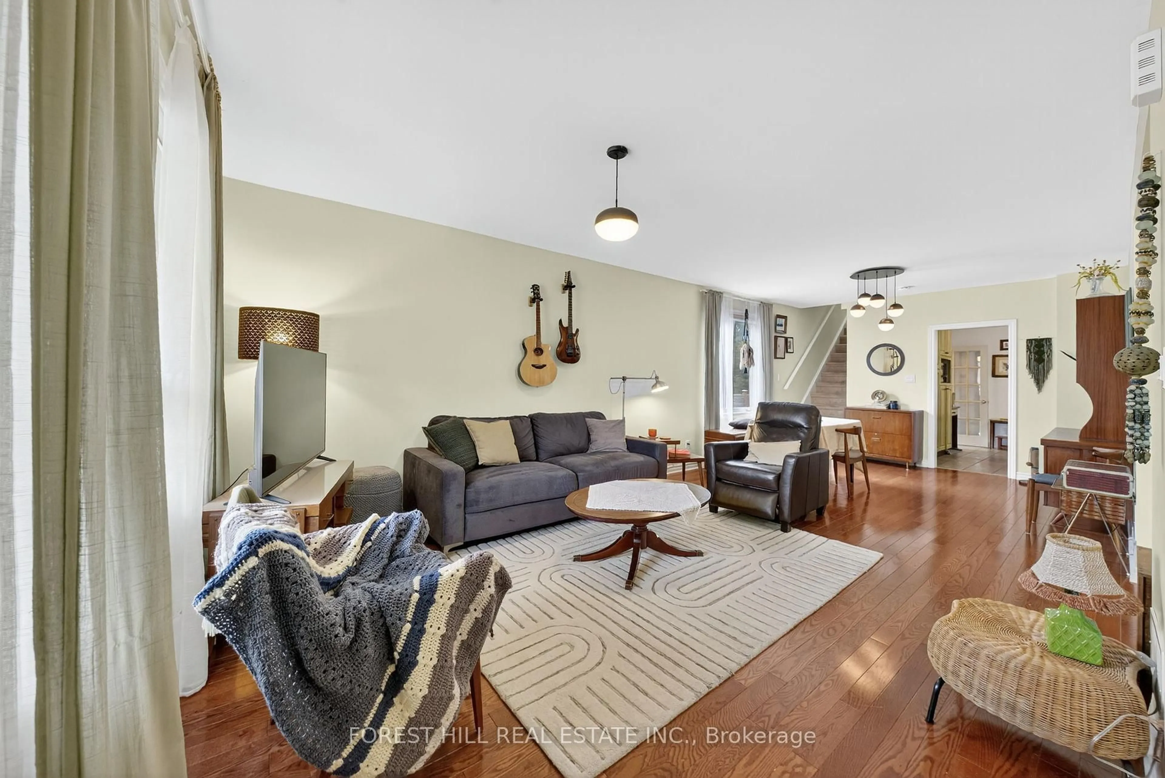 Living room with furniture, unknown for 38 Scotia Ave, Toronto Ontario M1L 4E6
