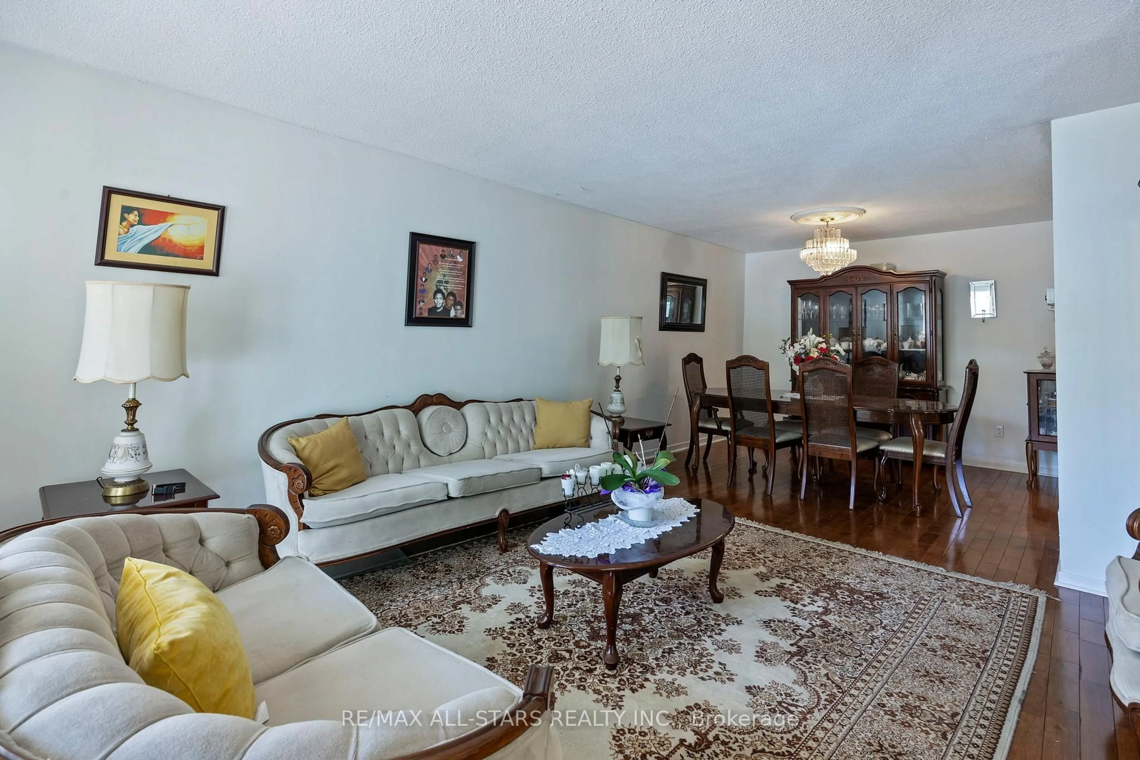 Living room with furniture, unknown for 54 Kennaley Cres, Toronto Ontario M1V 1L7