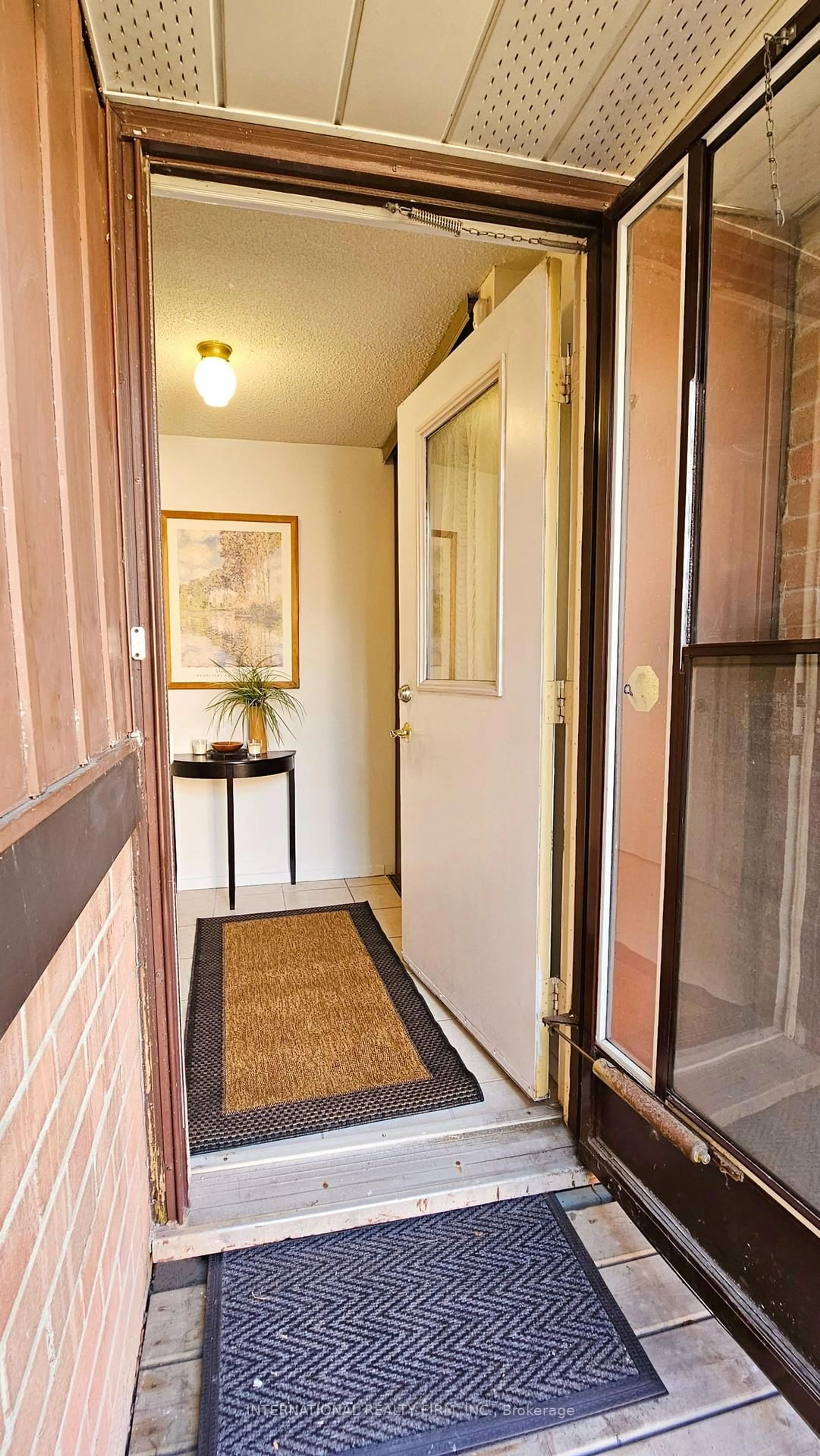 Indoor entryway for 47 Parsell Sq, Toronto Ontario M1B 2A5