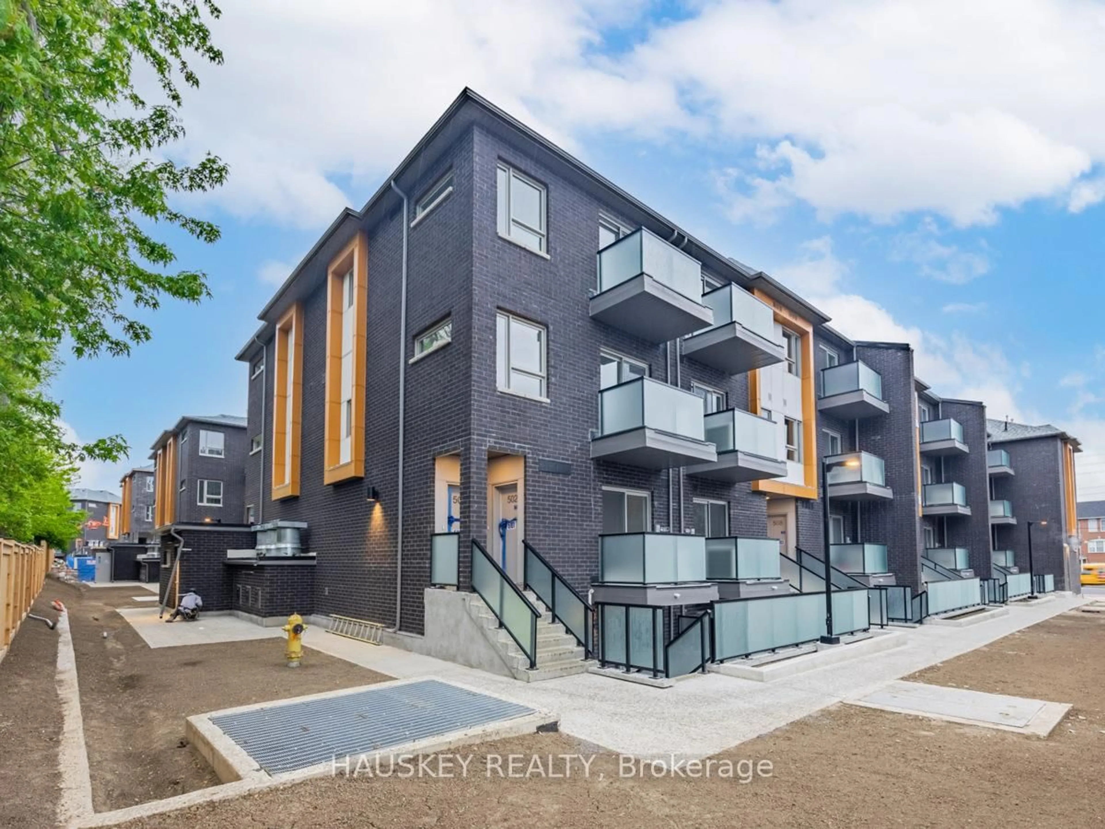 A pic from outside/outdoor area/front of a property/back of a property/a pic from drone, street for 2791 Eglinton Ave #504, Toronto Ontario M1J 0B3