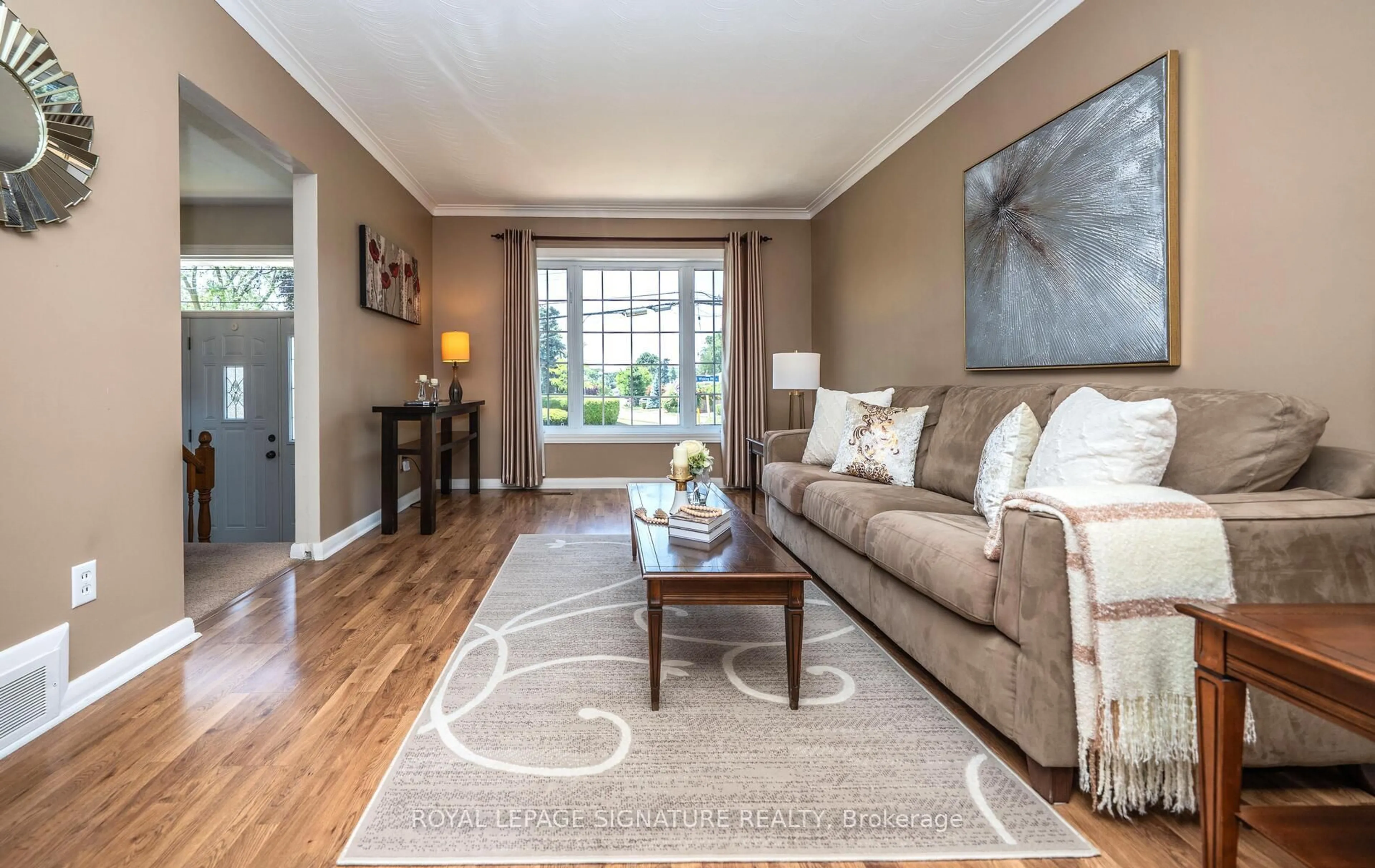 Living room with furniture, unknown for 95 Wishing Well Dr, Toronto Ontario M1T 1J2