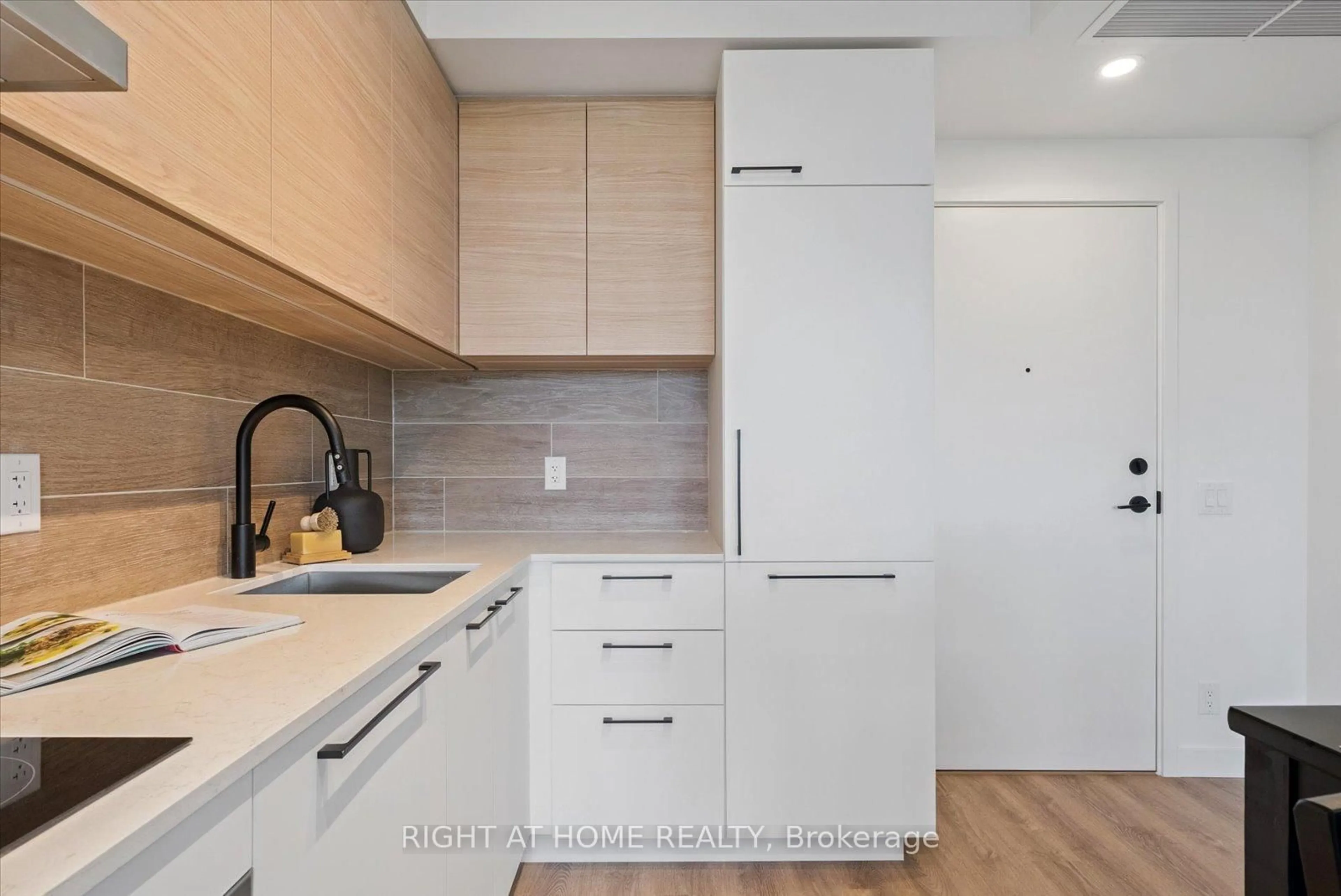 Standard kitchen, unknown for 1050 Eastern Ave #613, Toronto Ontario M4L 0B7