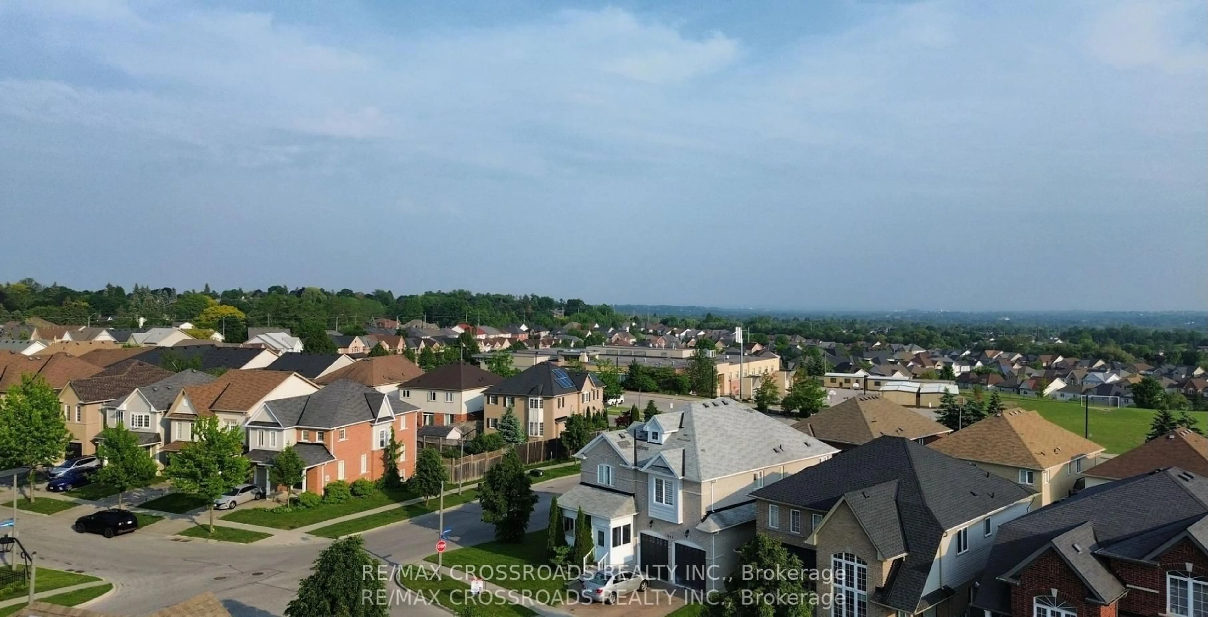 A pic from outside/outdoor area/front of a property/back of a property/a pic from drone, city buildings view from balcony for 1383 Langley Circ, Oshawa Ontario L1K 0E2