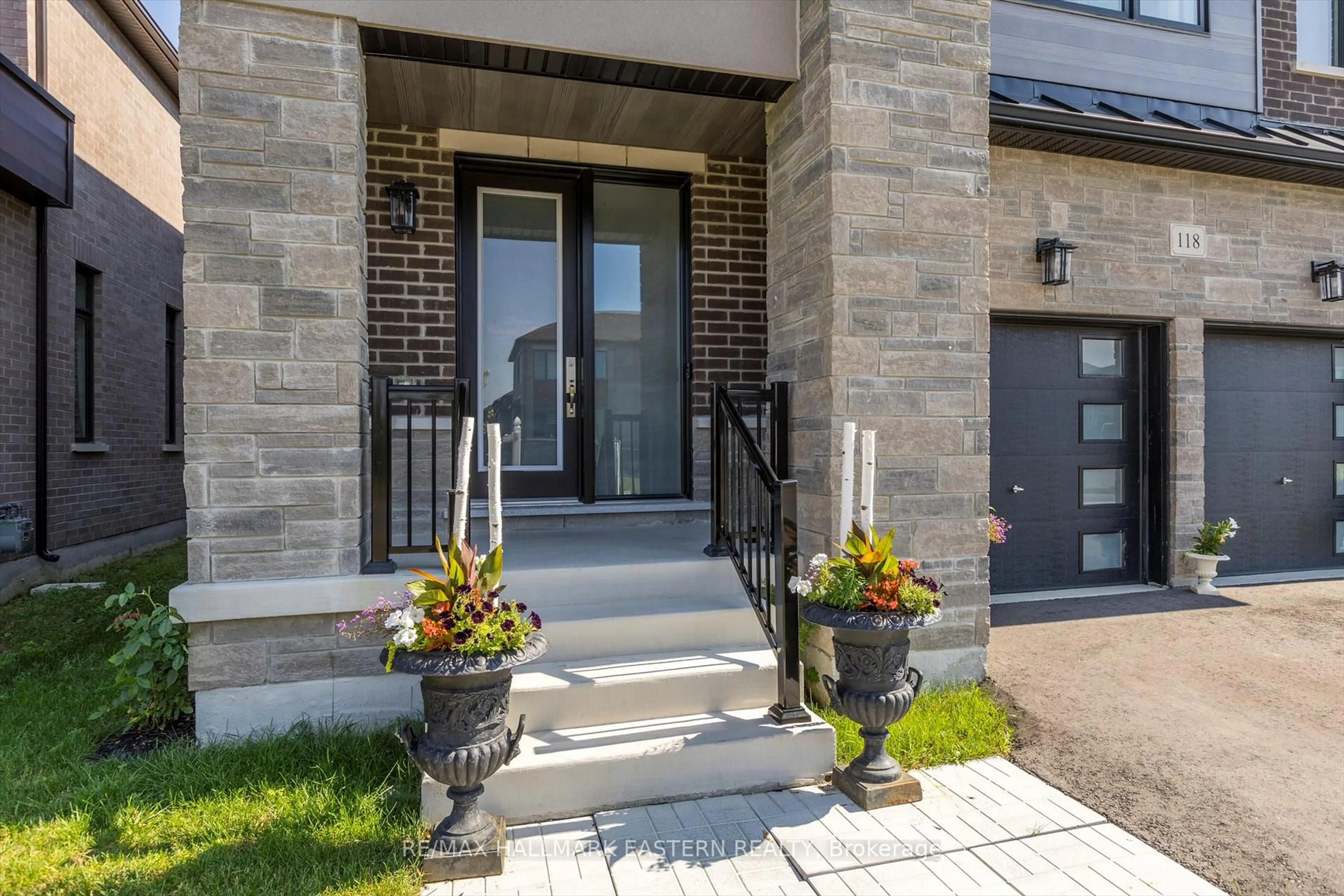 Unknown for 118 Whitehand Dr, Clarington Ontario L1B 0W1