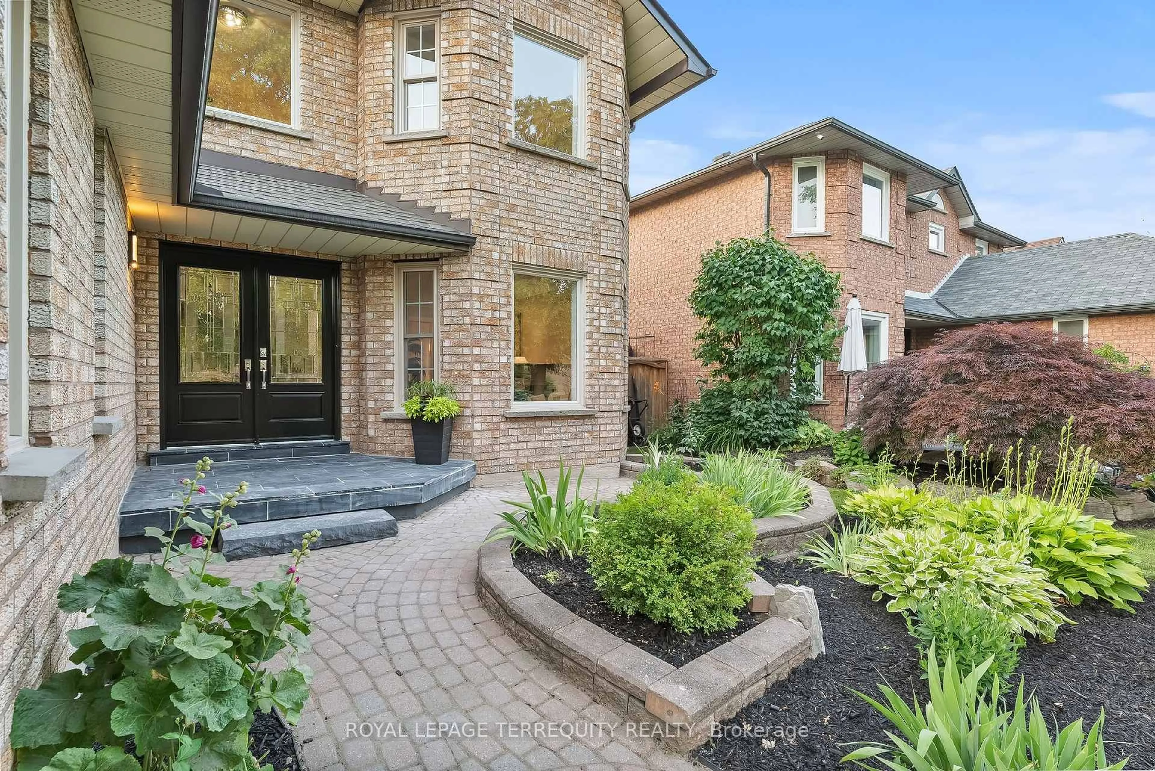 Home with brick exterior material, street for 77 Ingleborough Dr, Whitby Ontario L1N 8J4