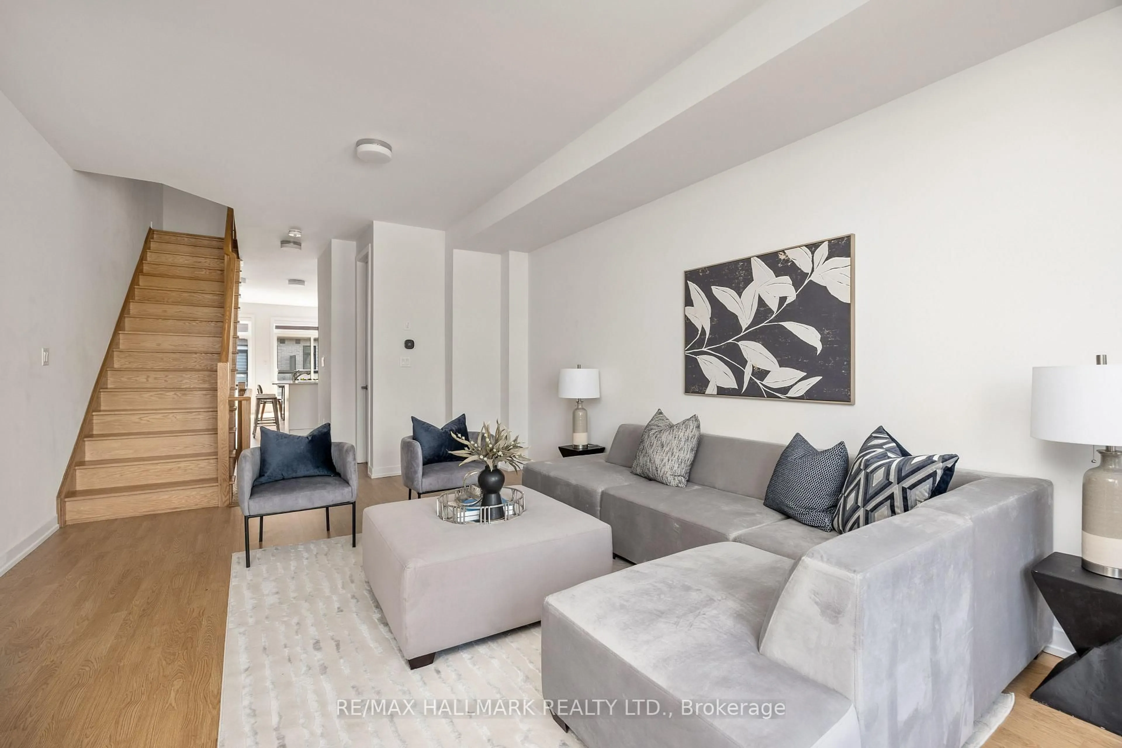 Living room with furniture, unknown for 1571 Midland Ave, Toronto Ontario M1P 3C1
