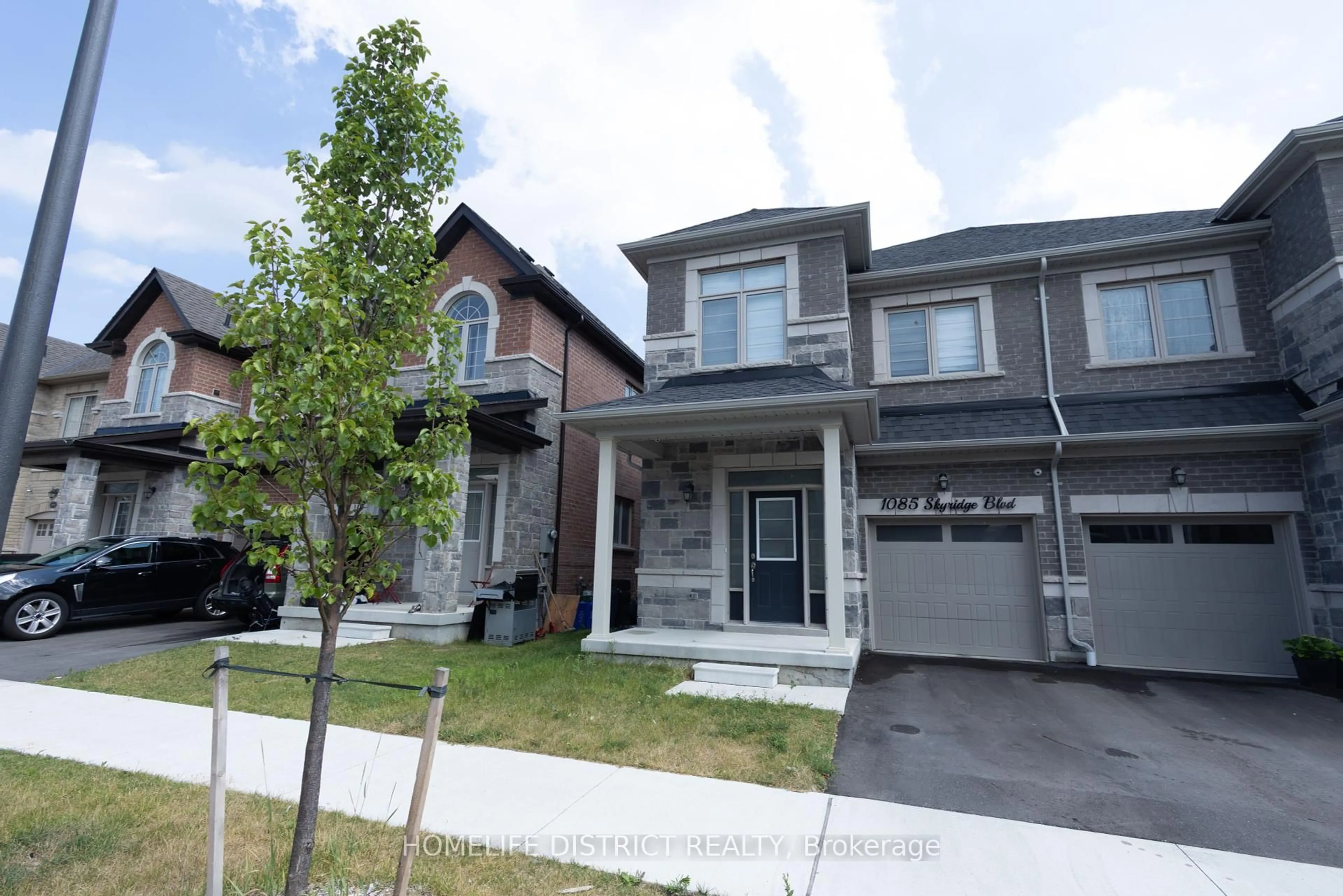 Unknown for 1085 Skyridge Blvd, Pickering Ontario L1X 0M8