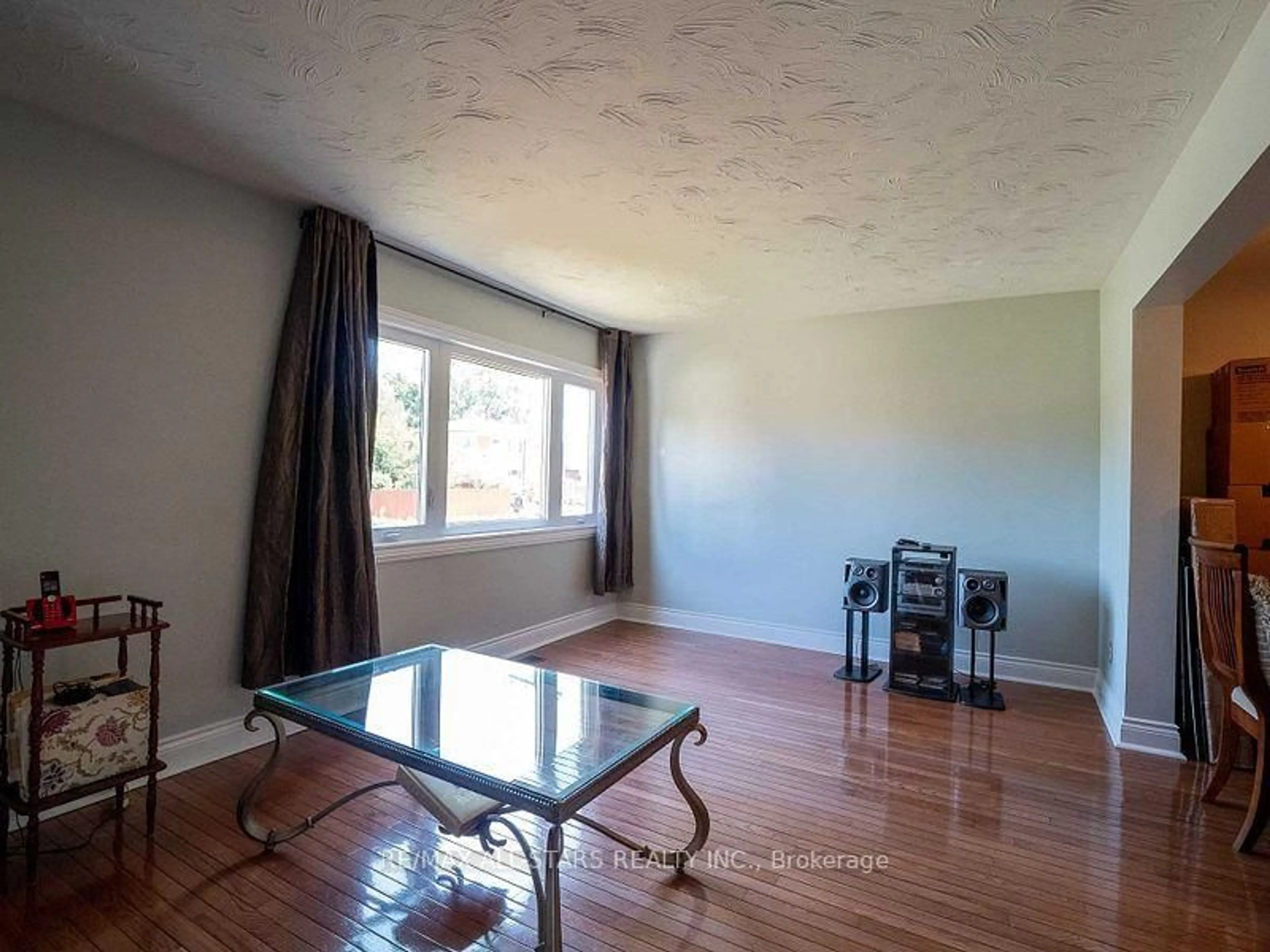 A pic of a room for 34 Overture Rd, Toronto Ontario M1E 2V9