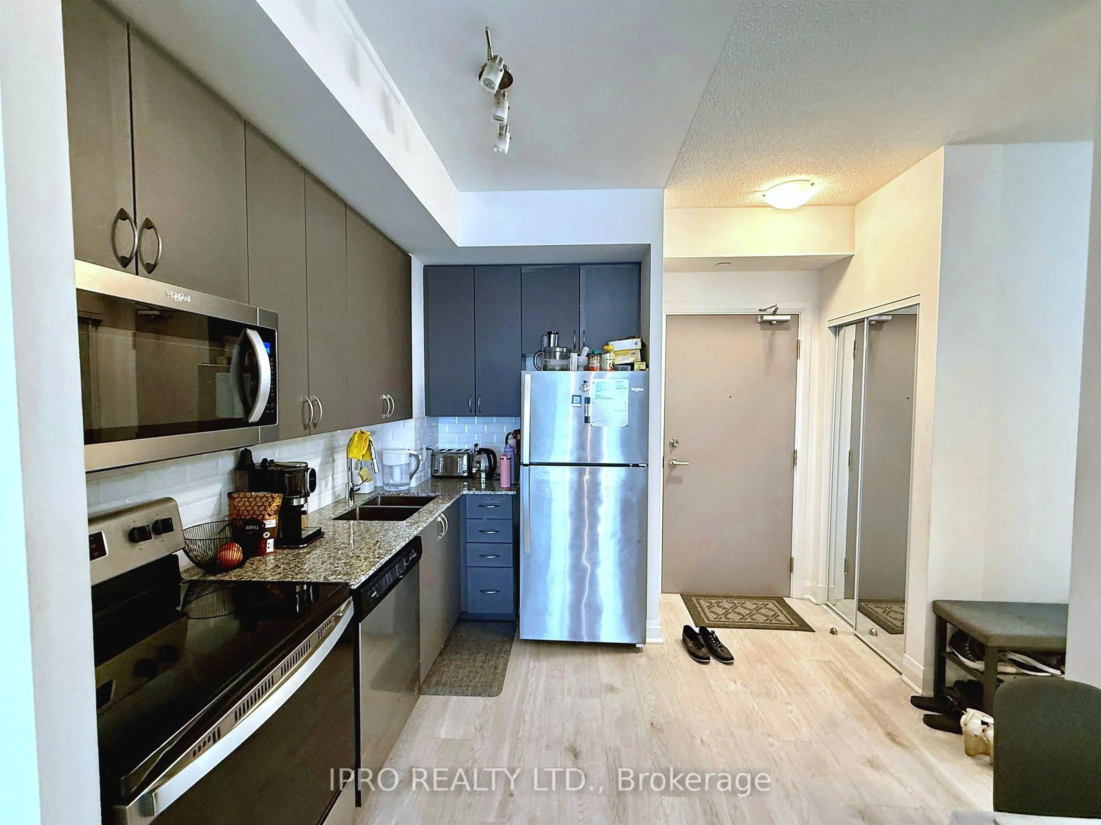 Standard kitchen, unknown for 3220 Sheppard Ave #618, Toronto Ontario M1T 0B7