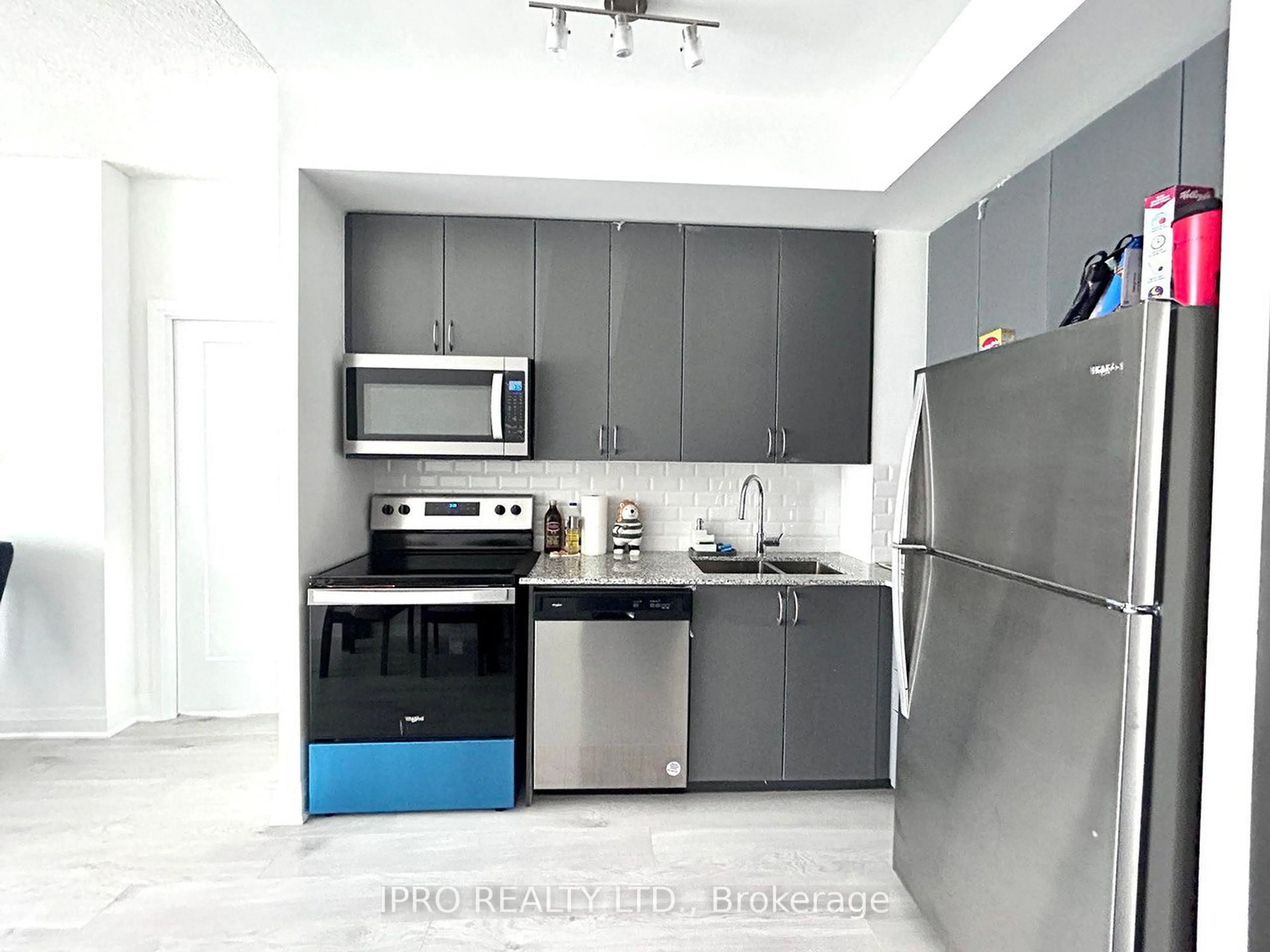 Standard kitchen, unknown for 3220 Sheppard Ave #618, Toronto Ontario M1T 0B7