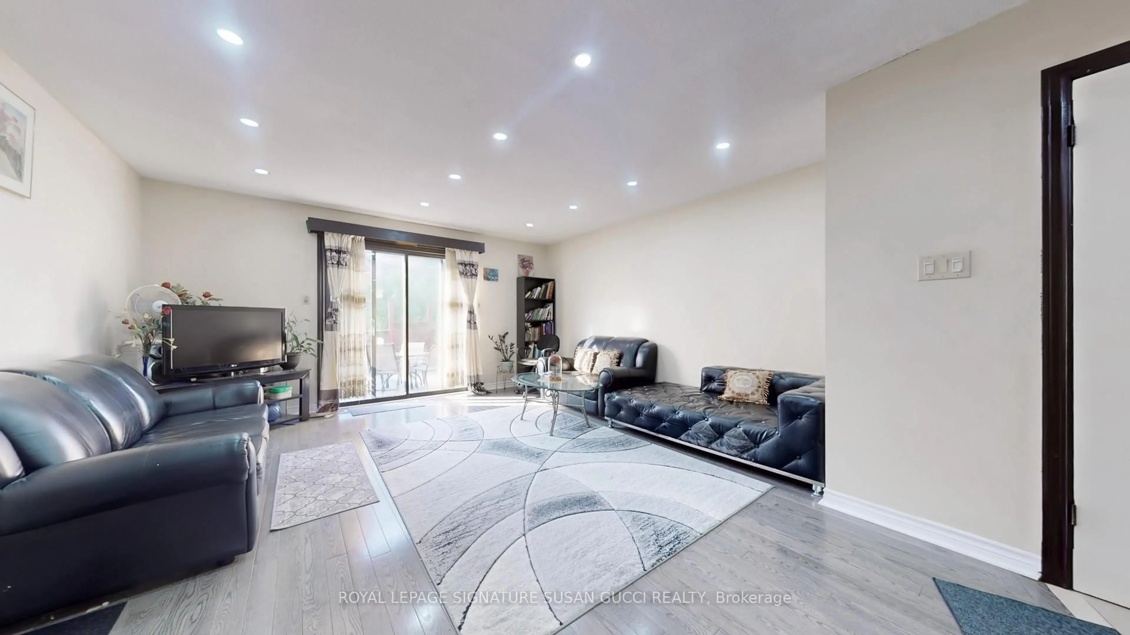 Living room with furniture, unknown for 46 Albion Ave, Toronto Ontario M1L 1J6