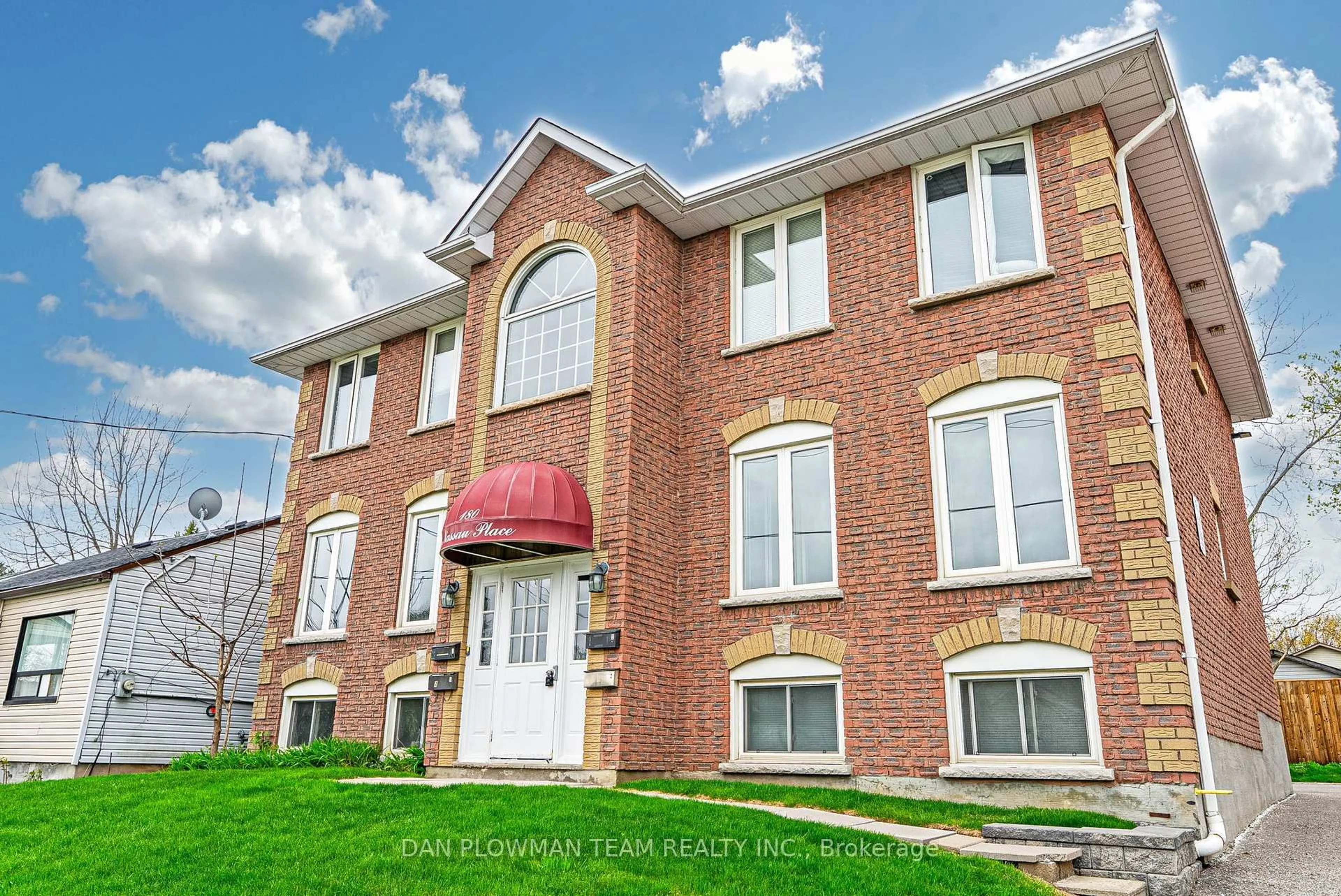 Home with brick exterior material, building for 180 Nassau St, Oshawa Ontario L1J 4A5