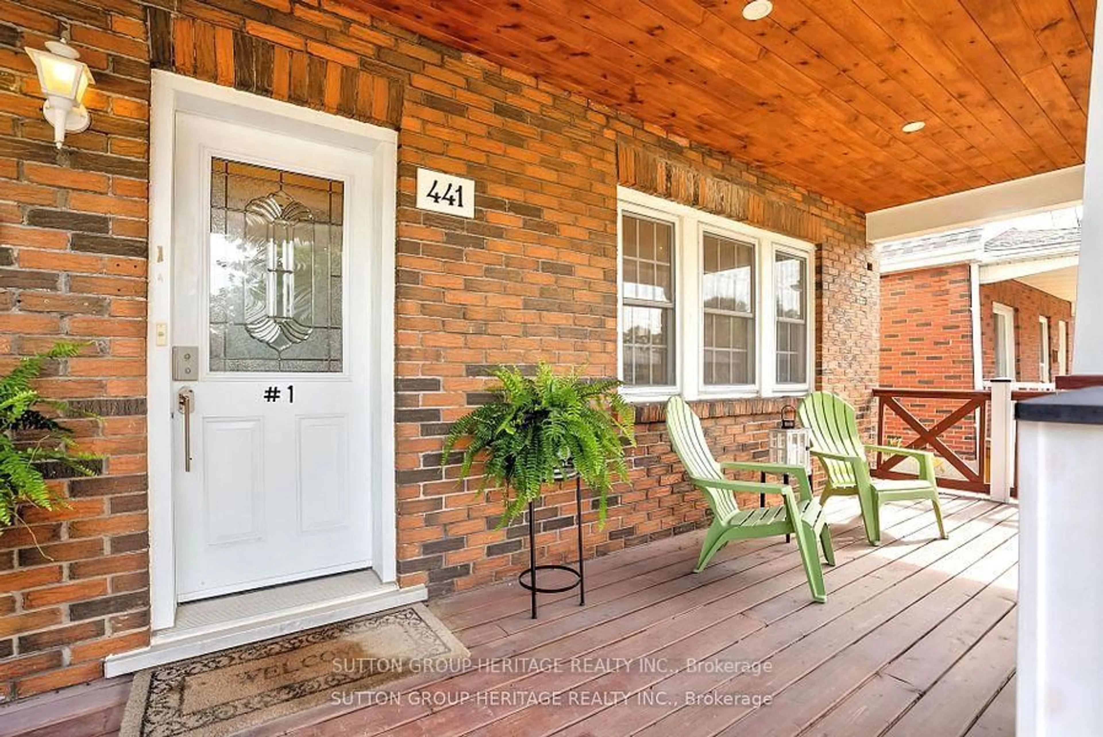 Indoor entryway for 441 Miller Ave, Oshawa Ontario L1J 2S8