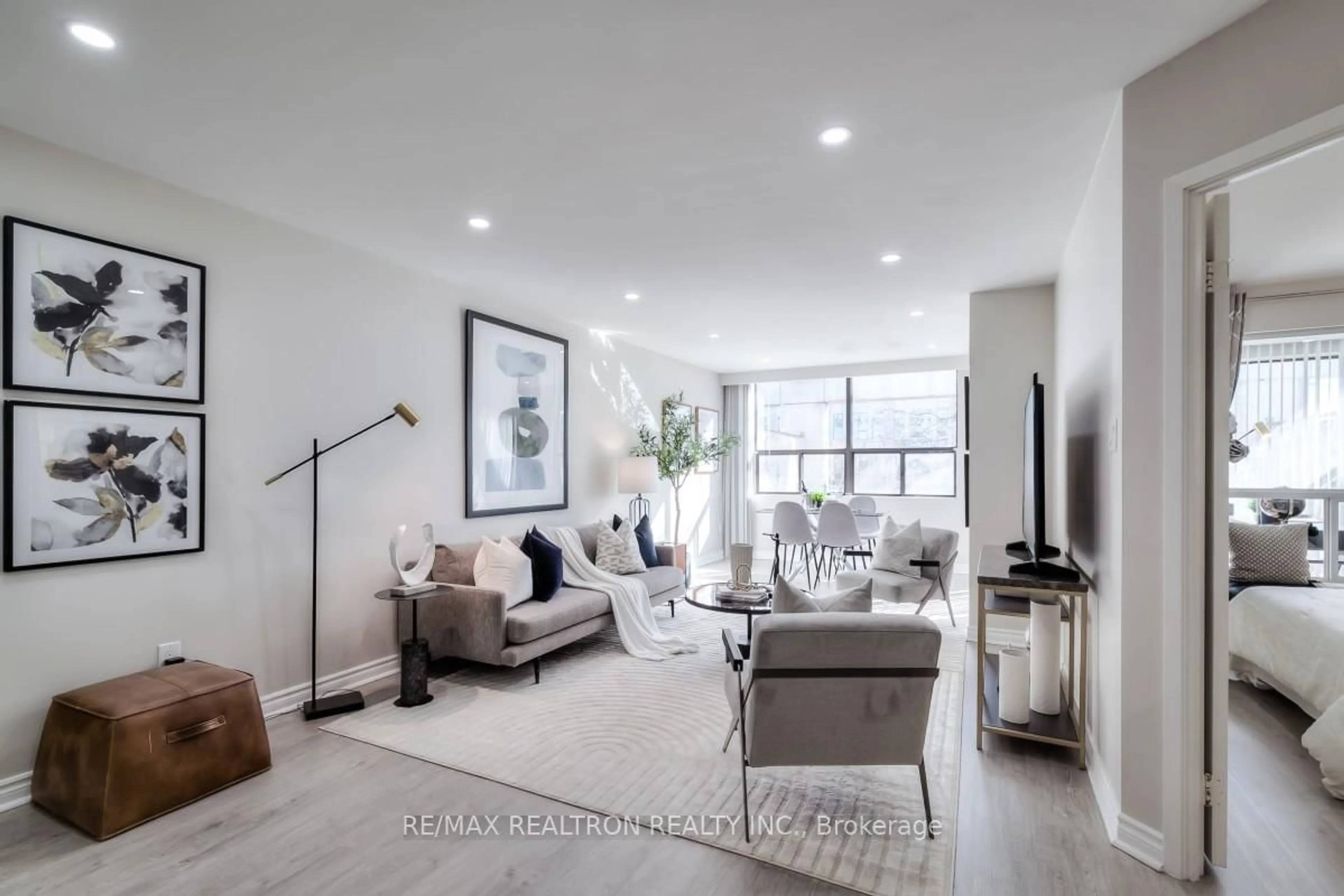 Living room with furniture, unknown for 39 Kimbercroft Crt #105, Toronto Ontario M1S 5B5