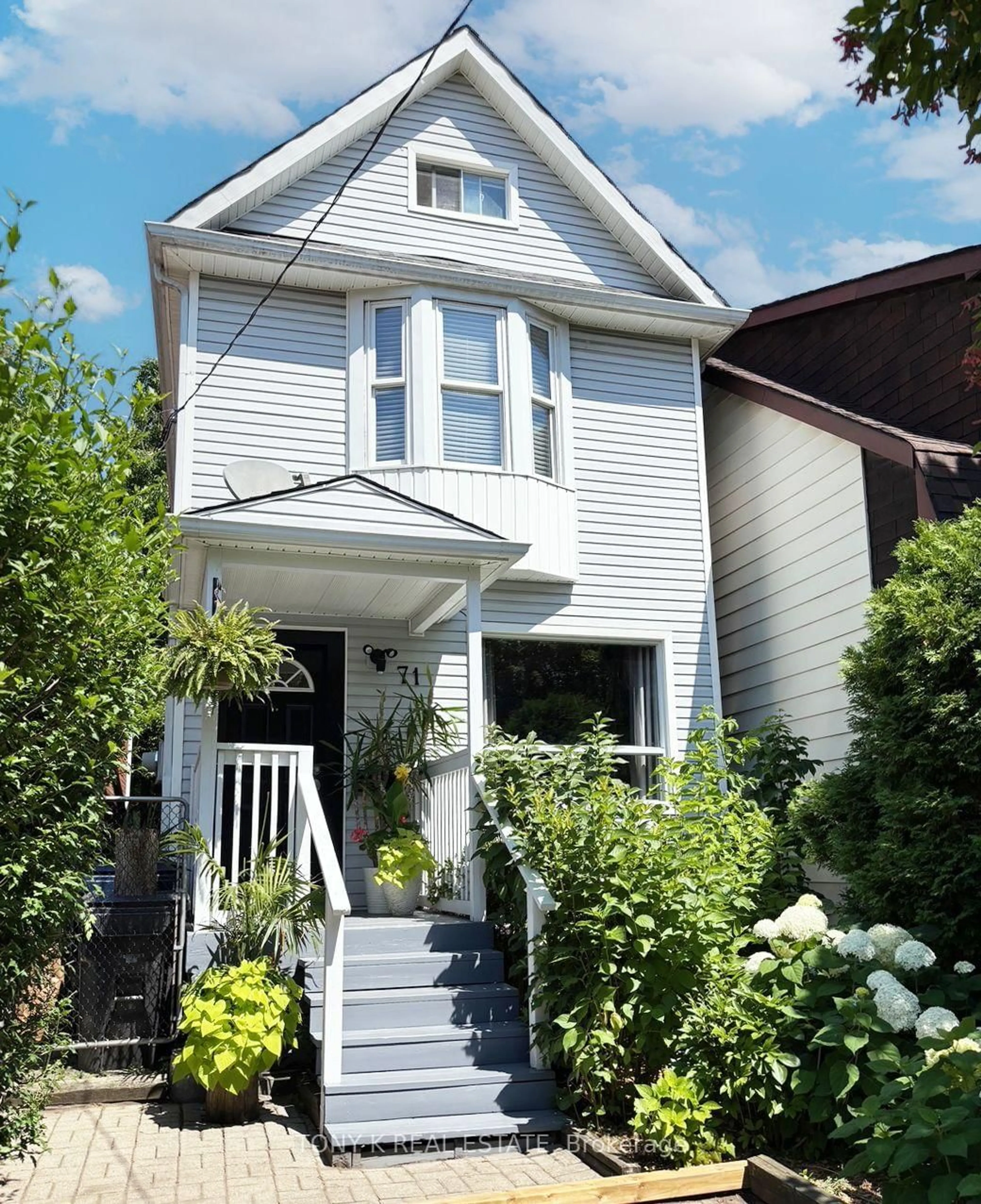 Home with vinyl exterior material, street for 71 Madelaine Ave, Toronto Ontario M1L 2X6