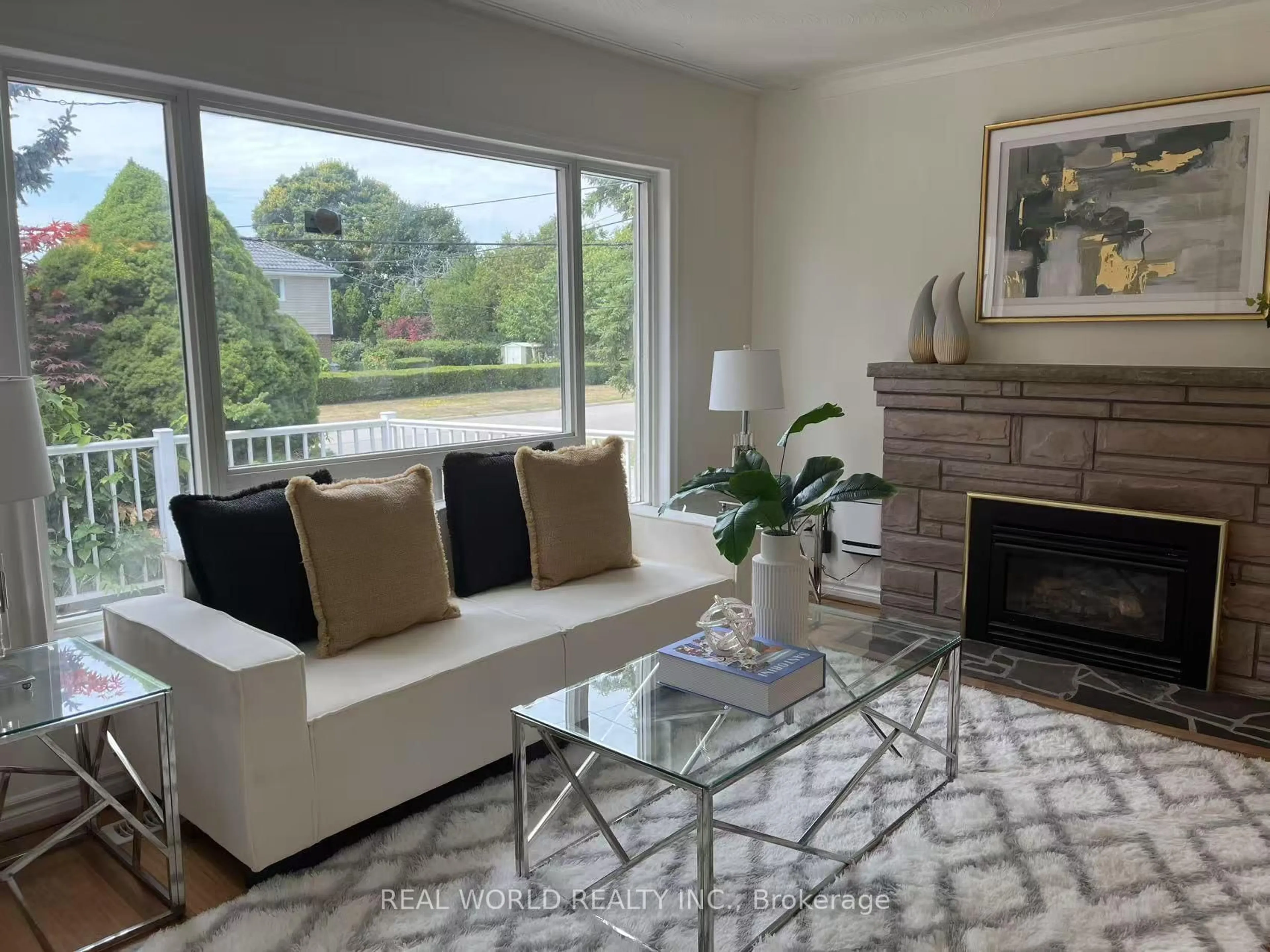 Living room with furniture, unknown for 92 Earlton Rd, Toronto Ontario M1T 2R6