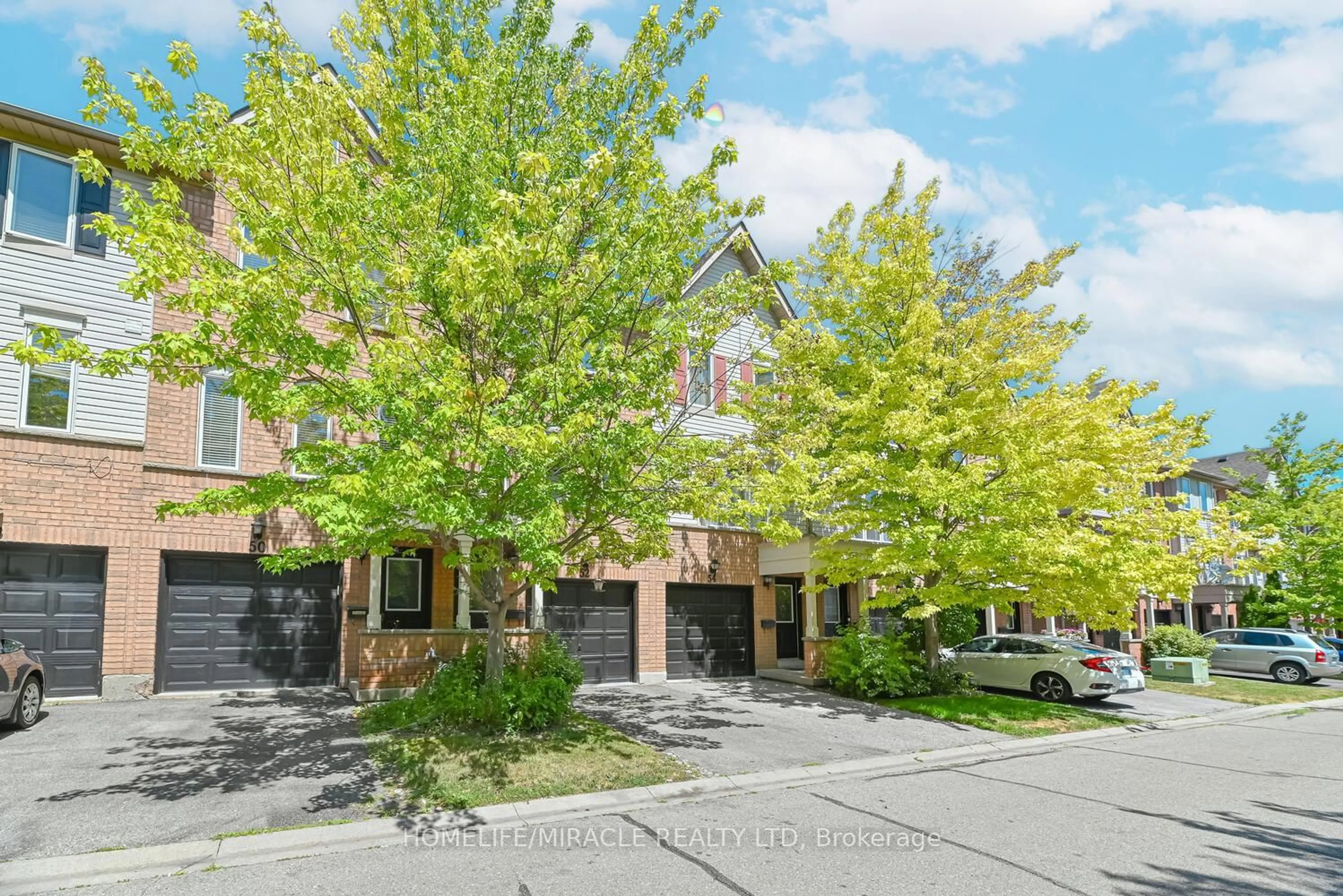 A pic from outside/outdoor area/front of a property/back of a property/a pic from drone, street for 52 McGonigal Lane, Ajax Ontario L1T 4G9