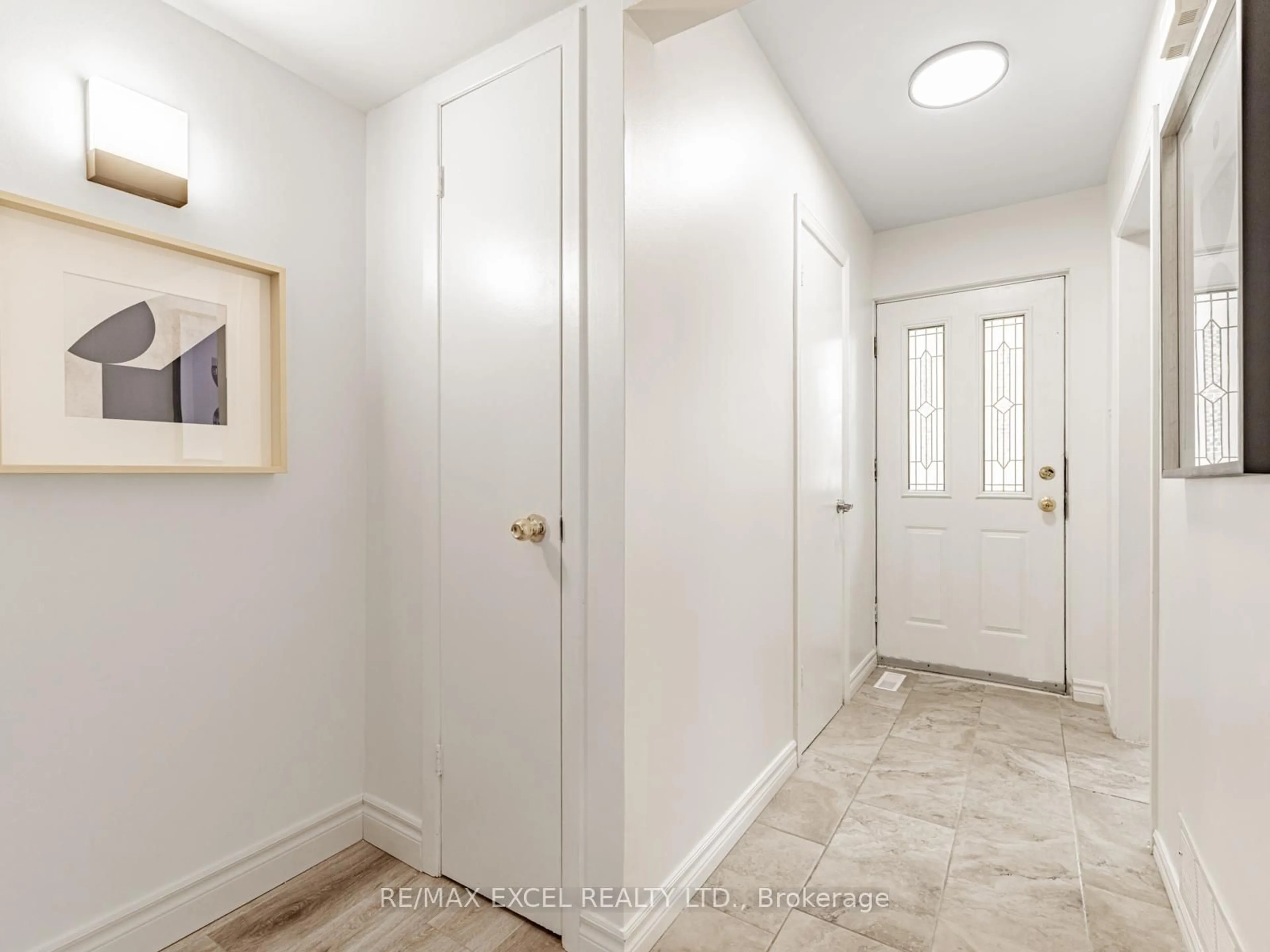 Indoor entryway for 30 Livingston Rd #16, Toronto Ontario M1E 1K6