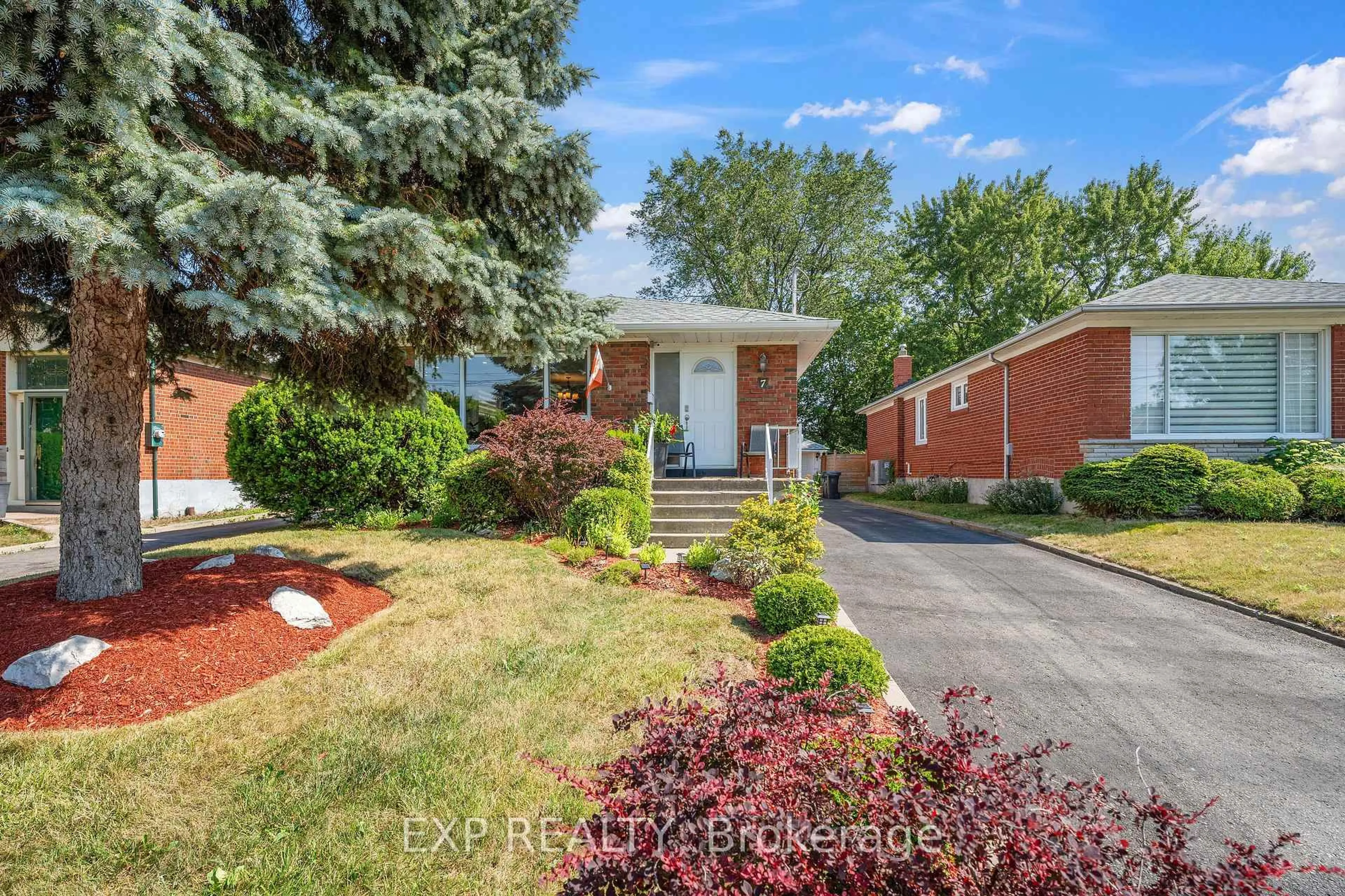 Home with brick exterior material, street for 7 Armitage Dr, Toronto Ontario M1R 4X9