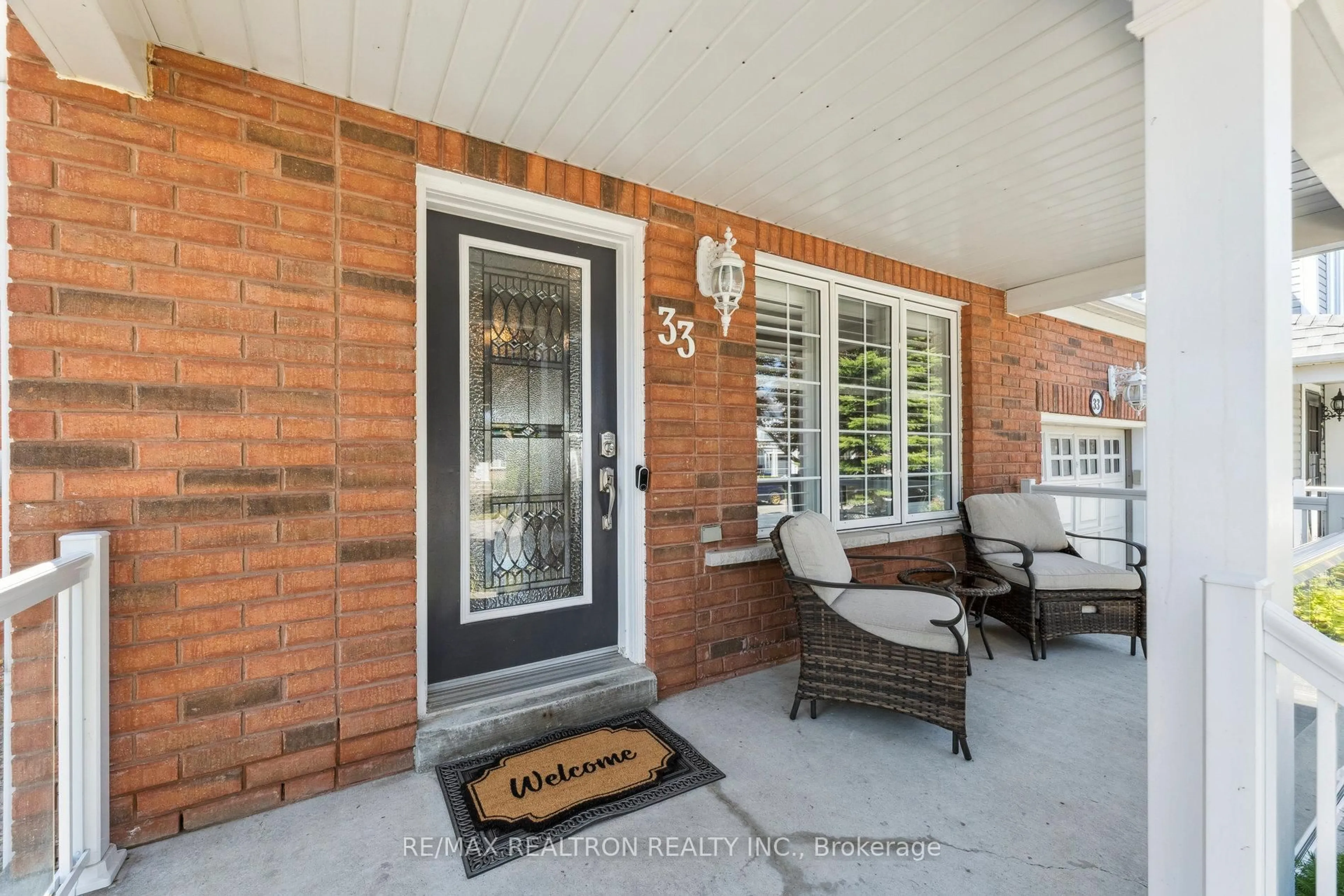 Indoor entryway for 33 Lilley Ave, Ajax Ontario L1Z 1L7