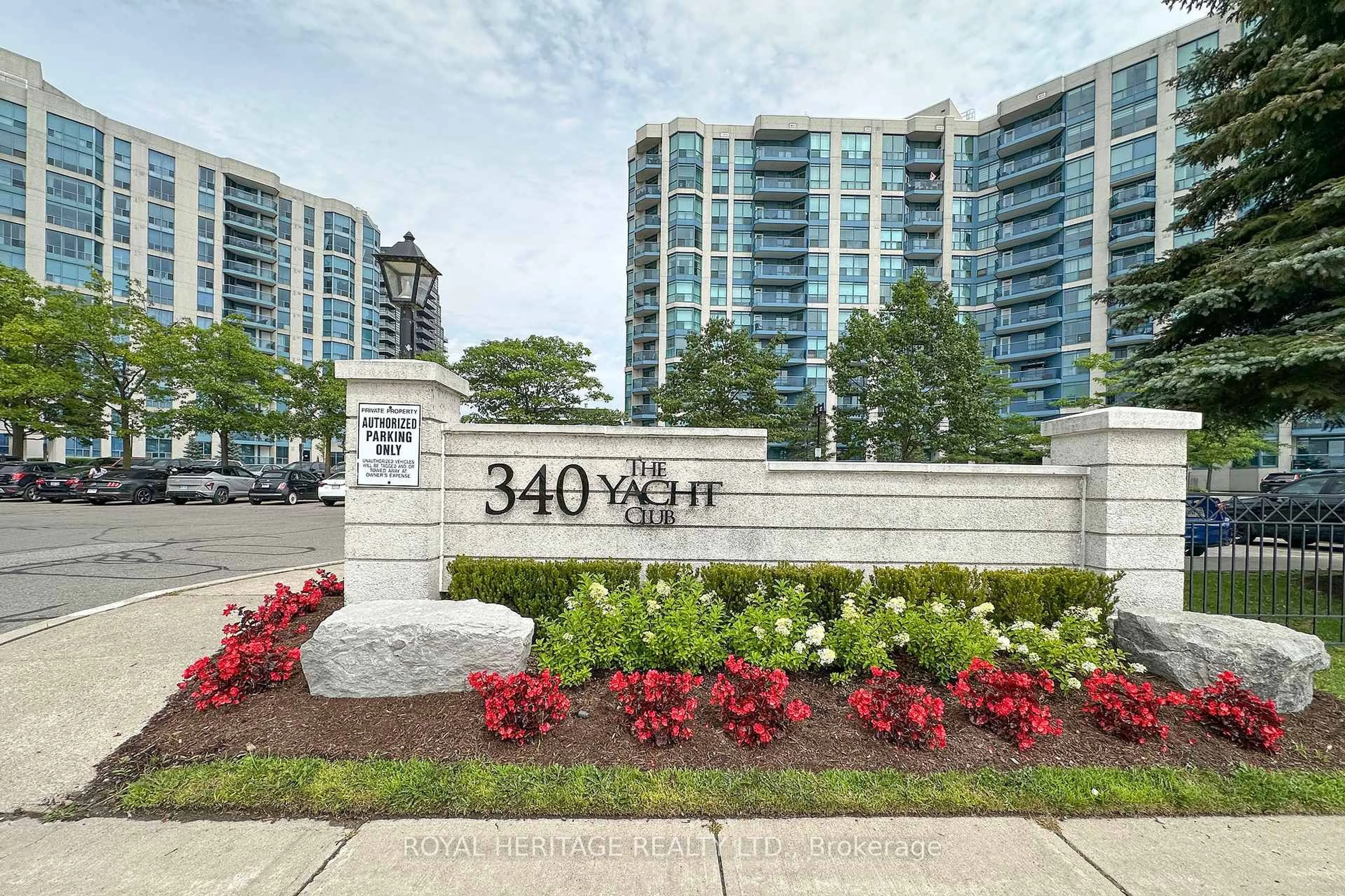 Indoor foyer for 340 Watson St St #1209, Whitby Ontario L1N 9G1
