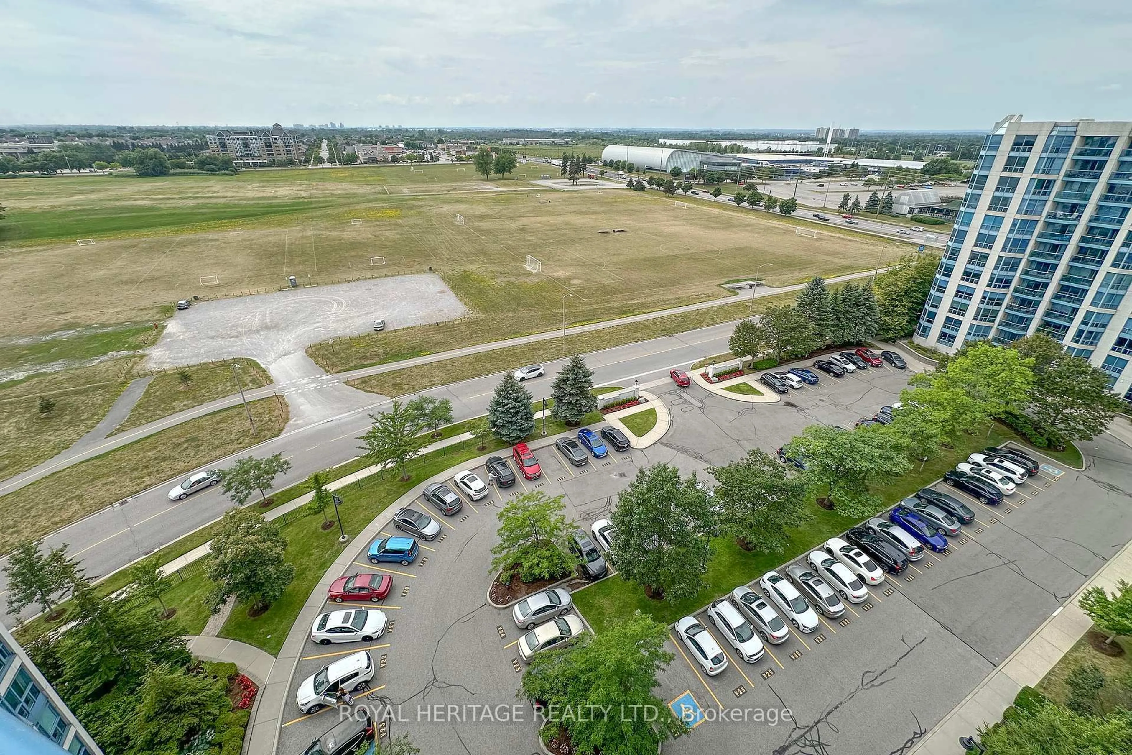 A pic from outside/outdoor area/front of a property/back of a property/a pic from drone, water/lake/river/ocean view for 340 Watson St St #1209, Whitby Ontario L1N 9G1