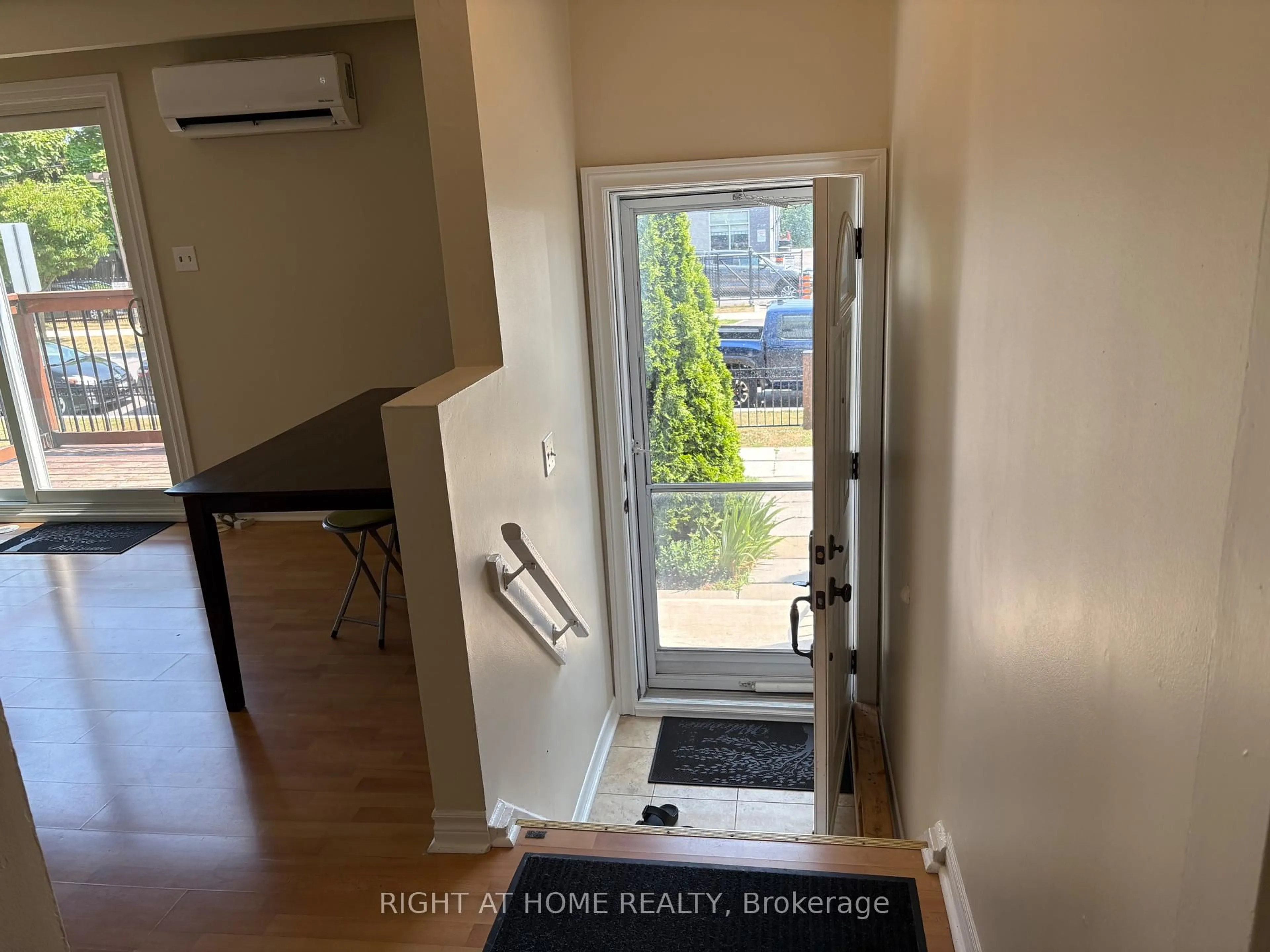 Indoor entryway for 2 White Abbey Park #3, Toronto Ontario M1R 5A1