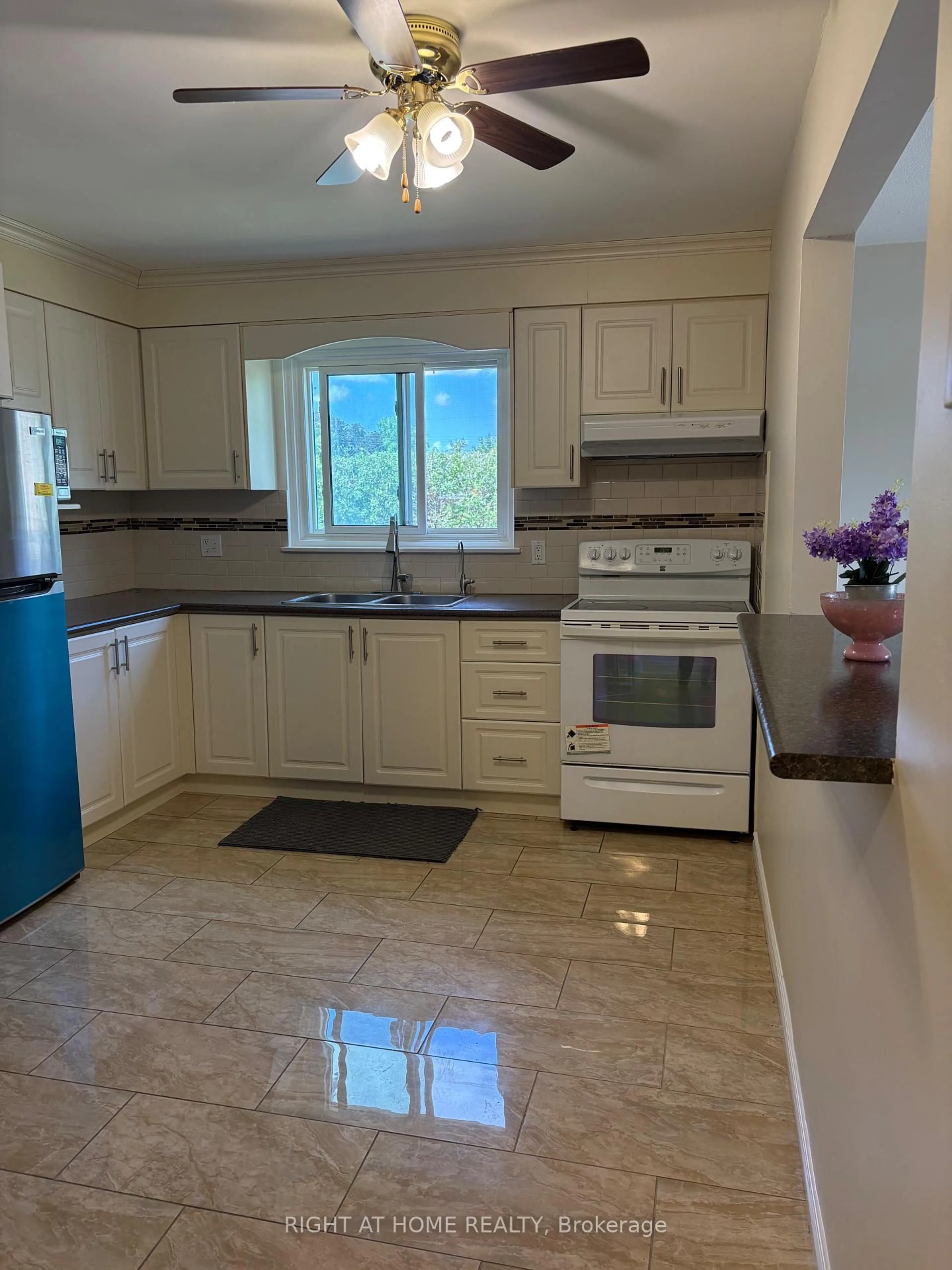 Standard kitchen, ceramic/tile floor for 2 White Abbey Park #3, Toronto Ontario M1R 5A1