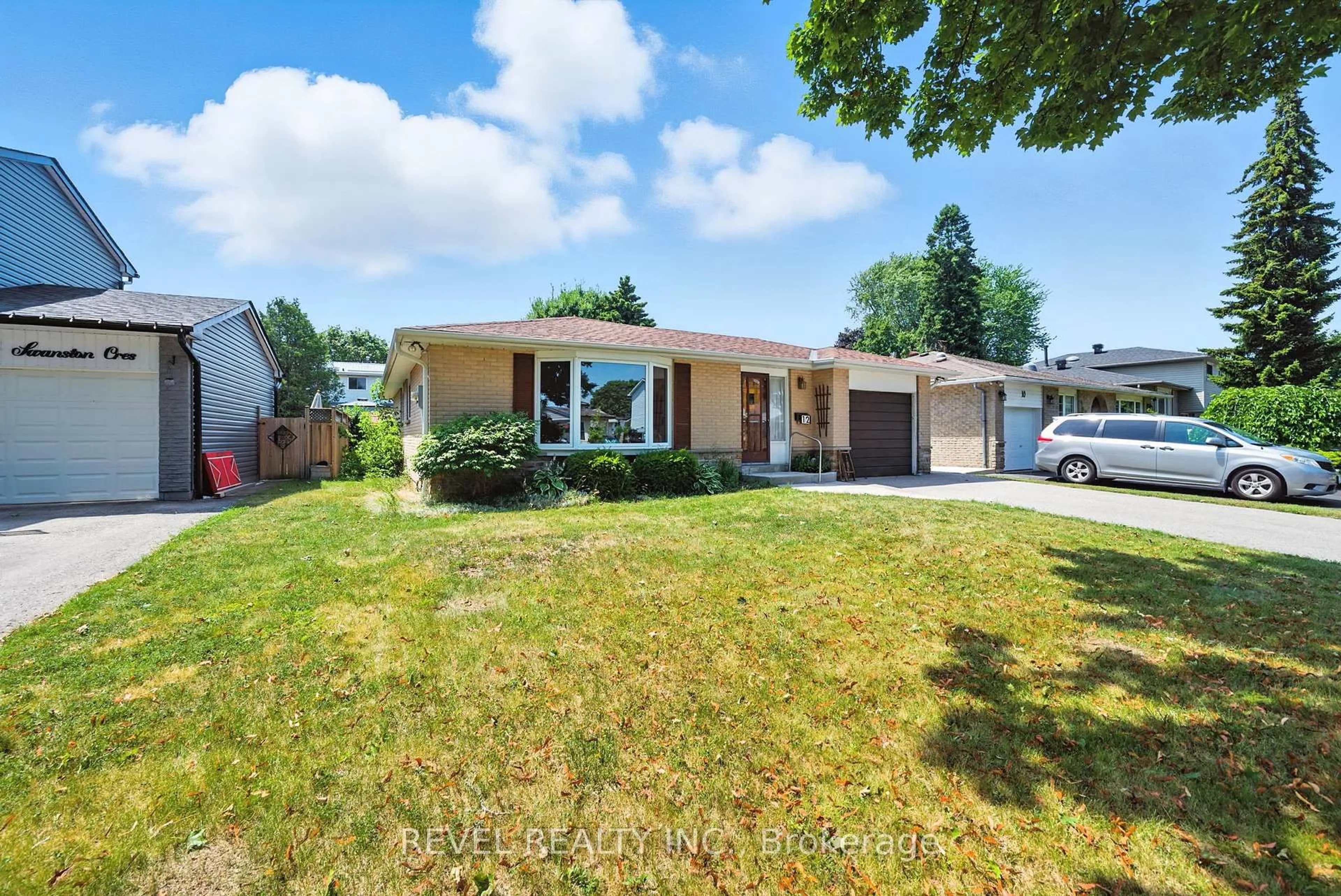 A pic from outside/outdoor area/front of a property/back of a property/a pic from drone, street for 12 Swanston Cres, Ajax Ontario L1S 3J6