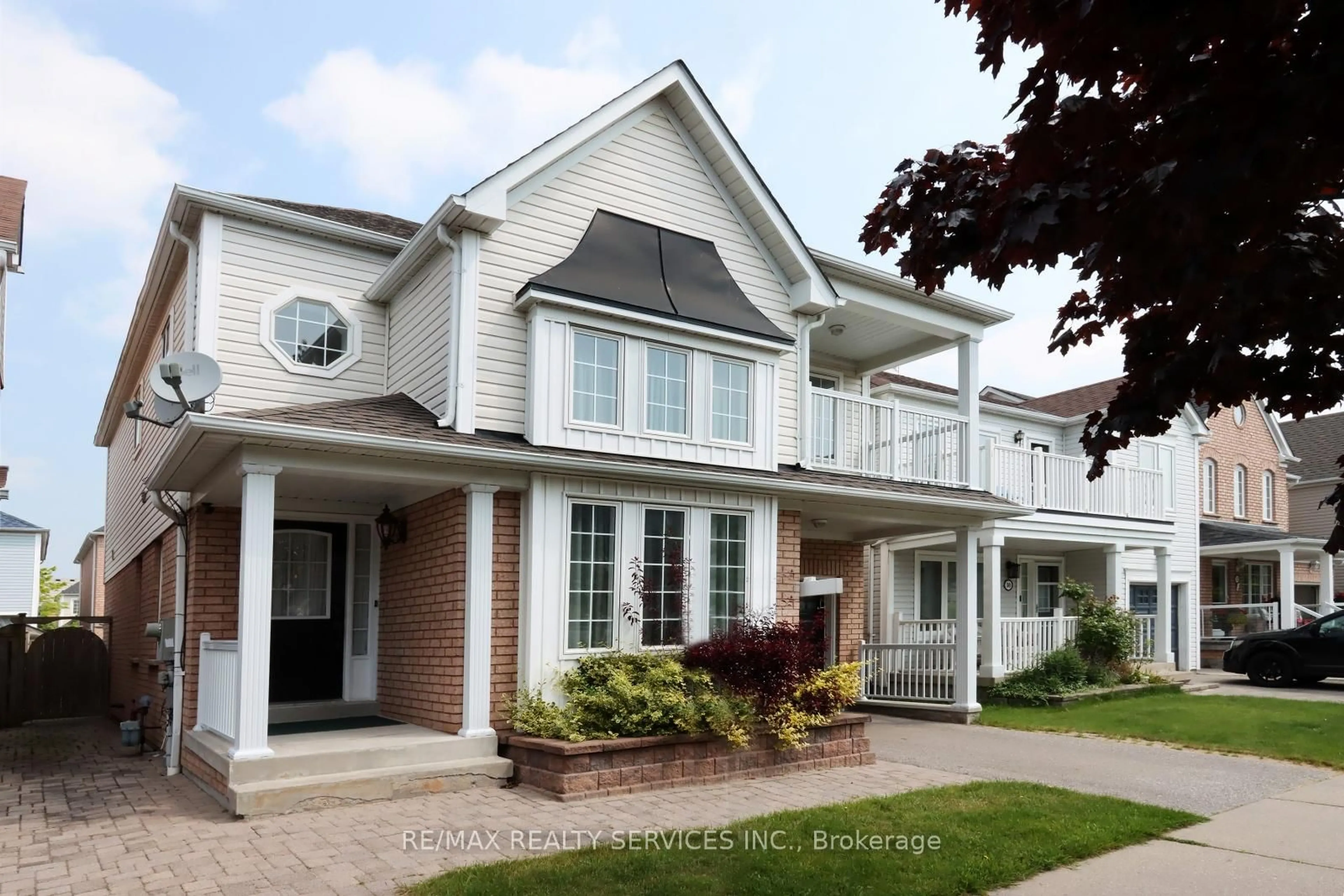 Home with vinyl exterior material, street for 28 Hoile Dr, Ajax Ontario L1Z 1M7