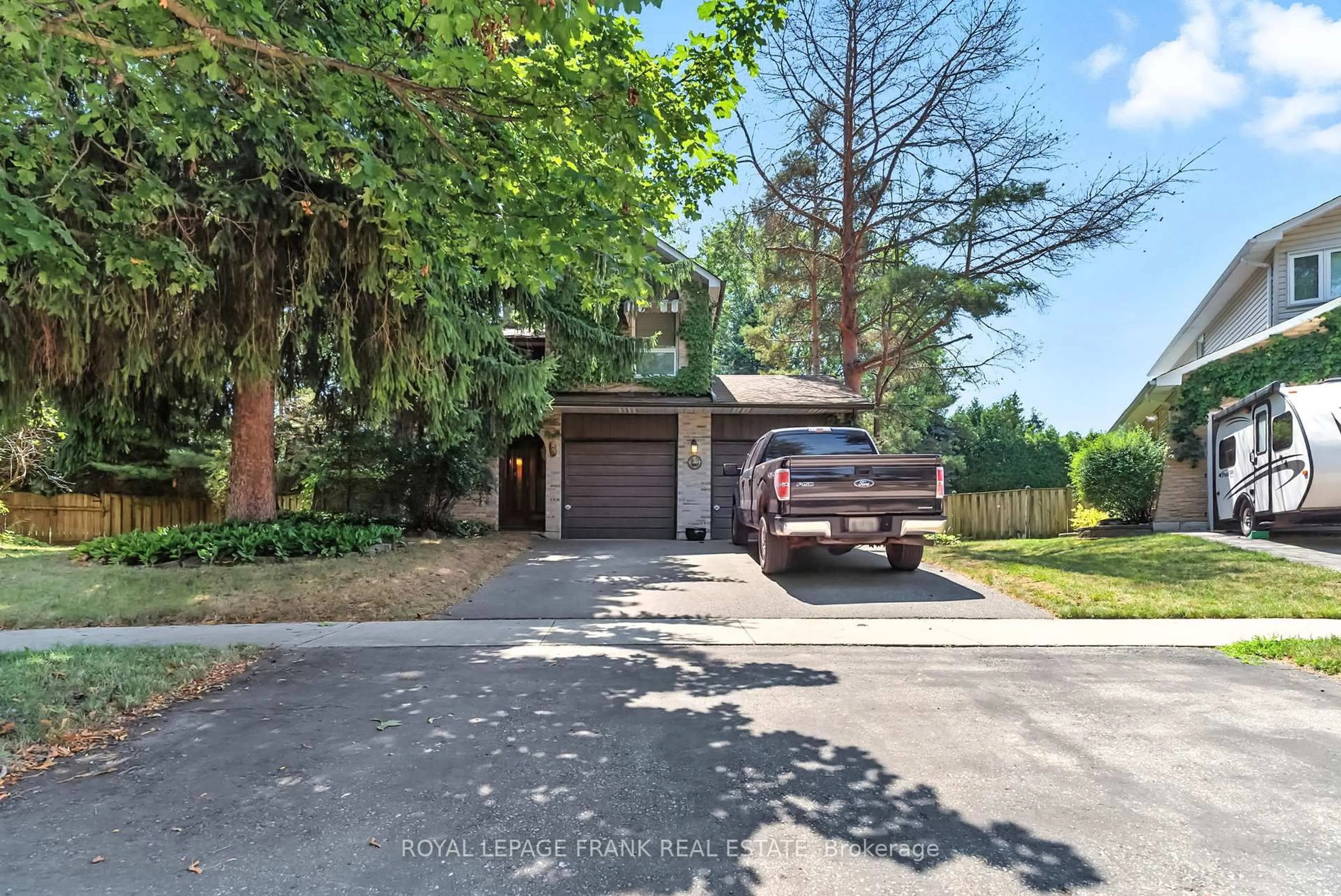 Unknown for 124 Guthrie Cres, Whitby Ontario L1P 1A7